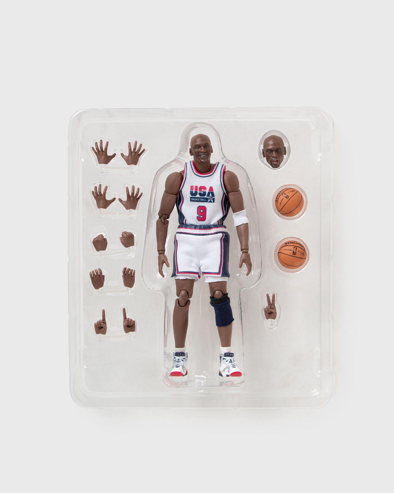 MAFEX MICHAEL JORDAN 1992 TEAM USA