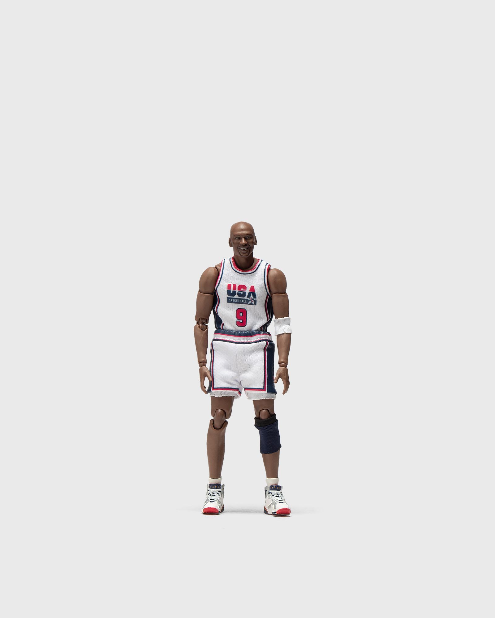 MAFEX Michael Jordan（1992 TEAM USA）新品 Mafex Michael Jordan 1992 Team Usa - Urban Jungle