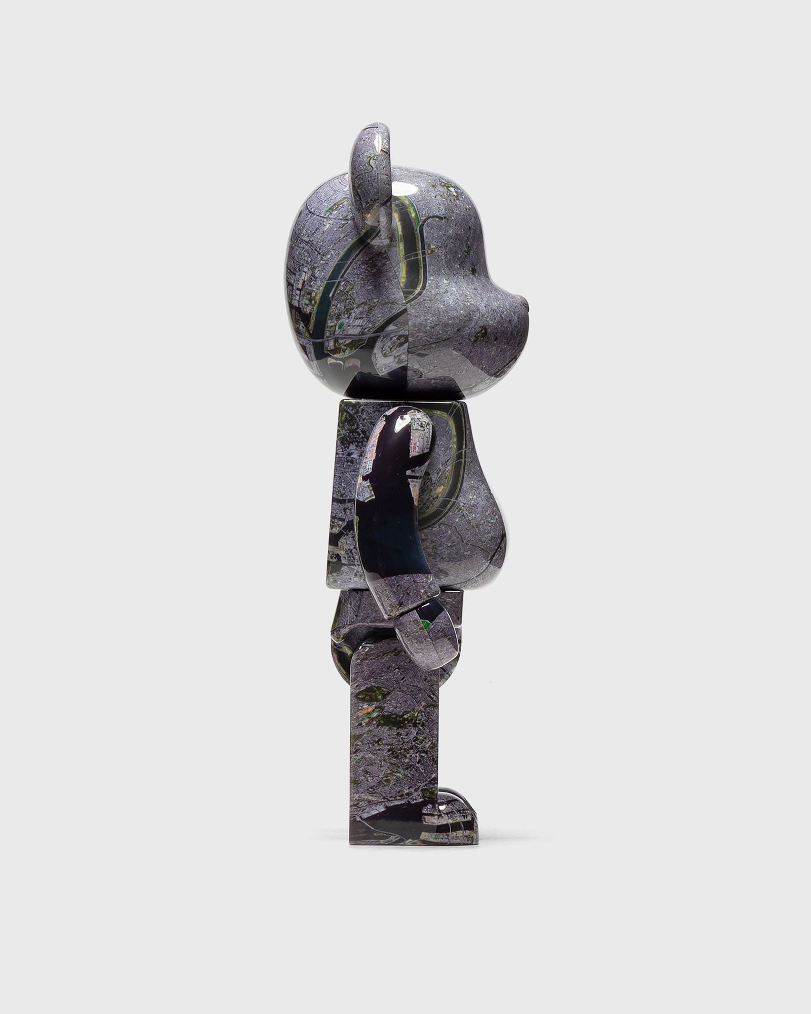 BEARBRICK 1000% BENJAMIN GRANT OVERVIEW TOKYO