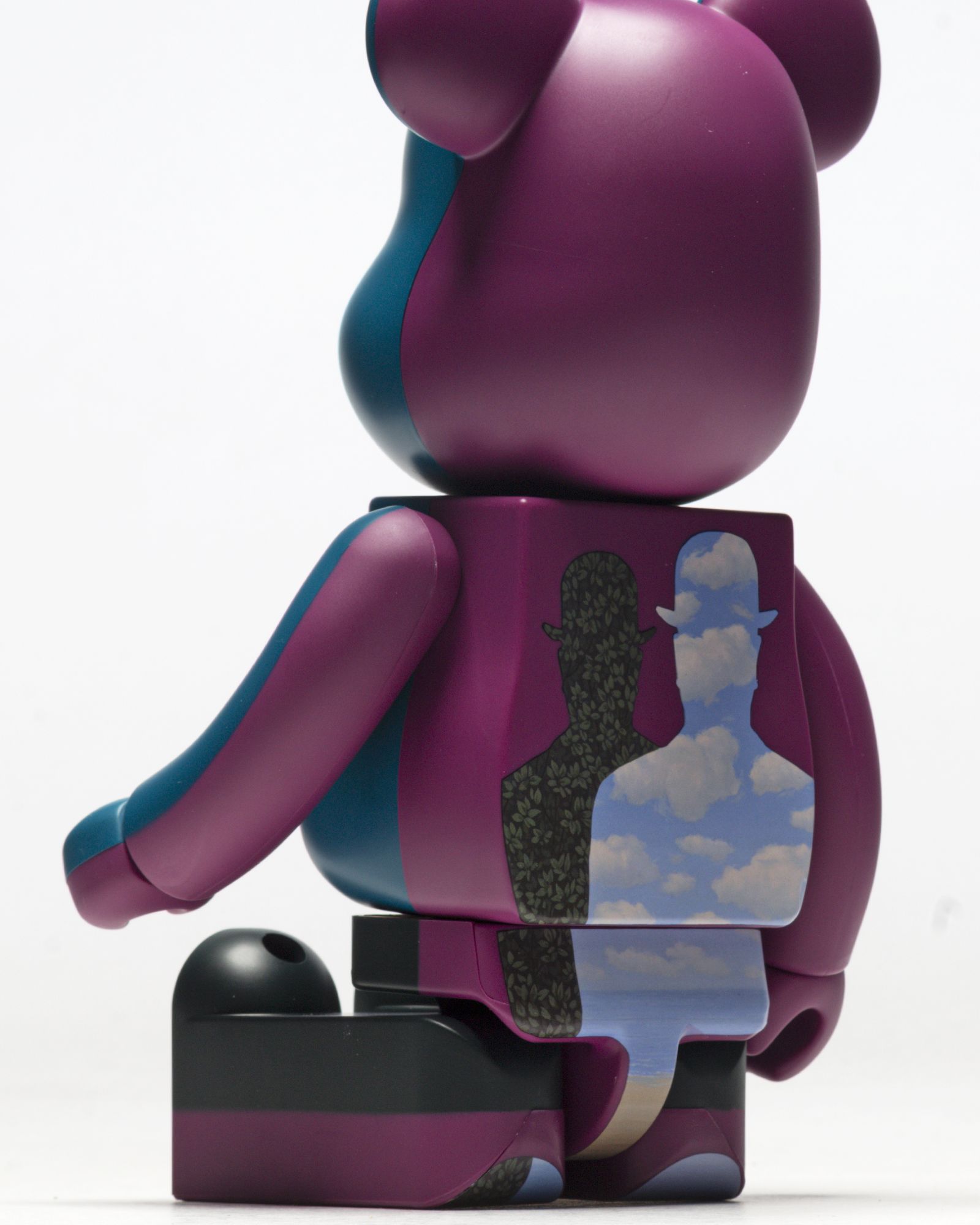 BEARBRICK 1000% MAGRITTE L'OISEAU DE CIEL / LA BELLE SOCIETE