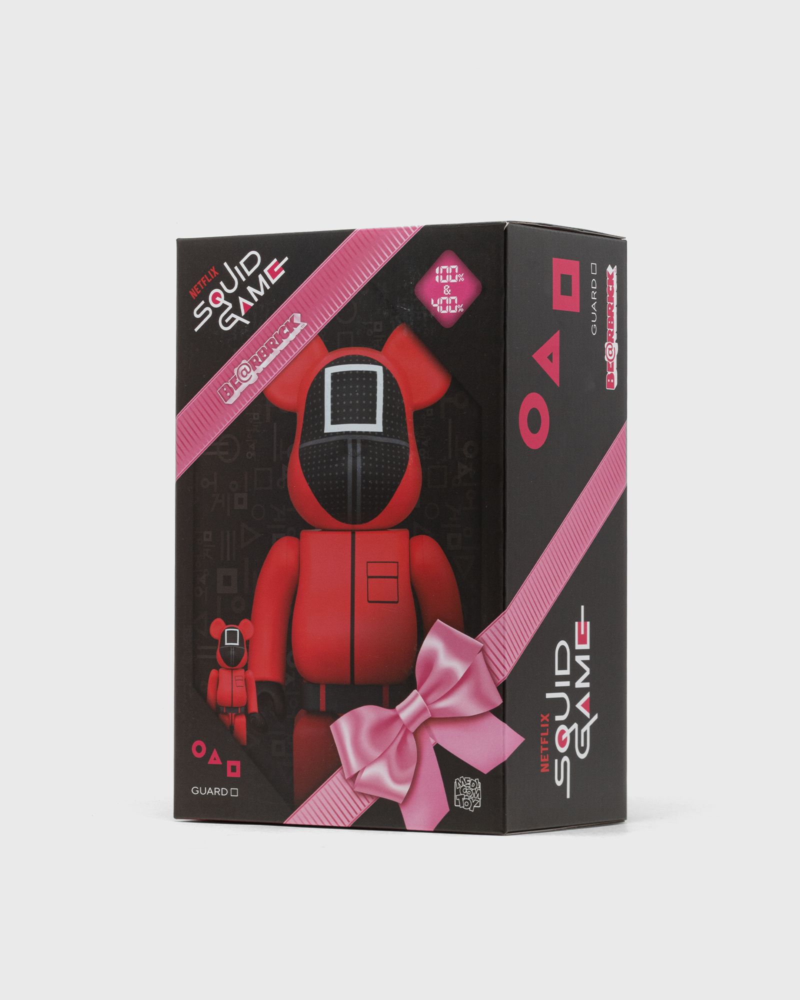 BE@RBRICK -  BE@RBRICK YOUNG-HEE 400％ squid game MEDICOM BEARBRICK 400% SQUID GAME MANAGER 2-PACK Red | BSTN