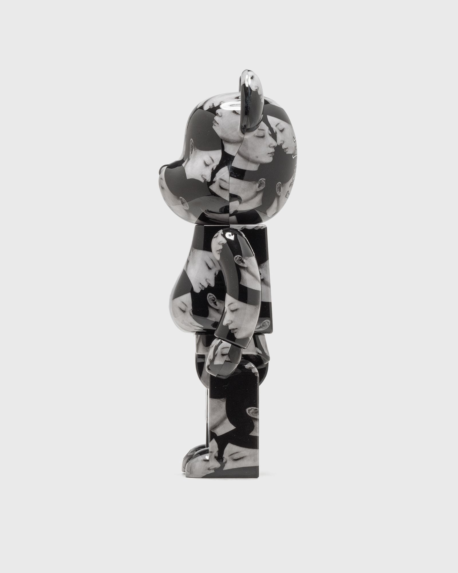 BEARBRICK 1000% BLACK SCANDAL MULTIPLE SELVES