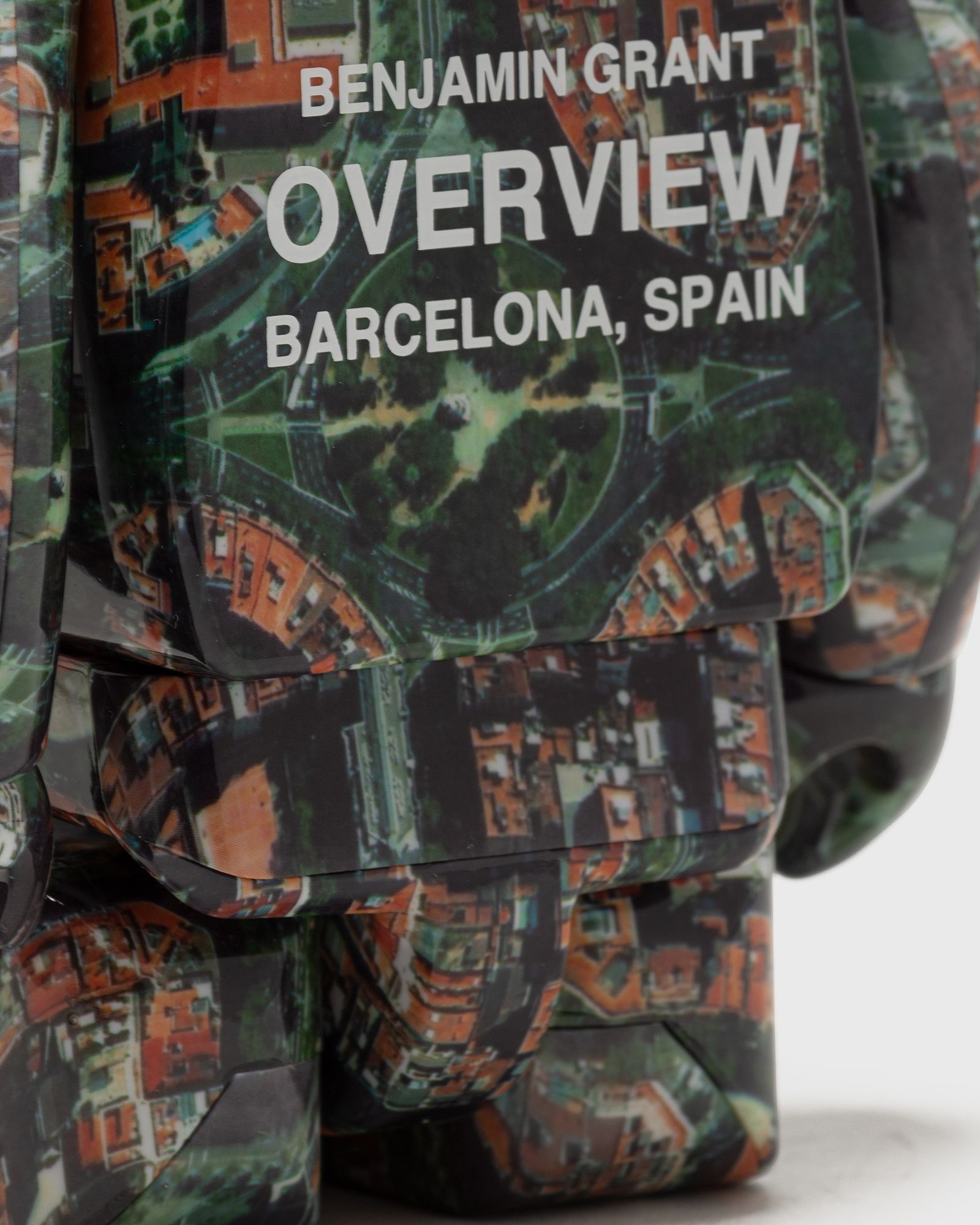 BEARBRICK 1000% BENJAMIN GRANT OVERVIEW BARCELONA