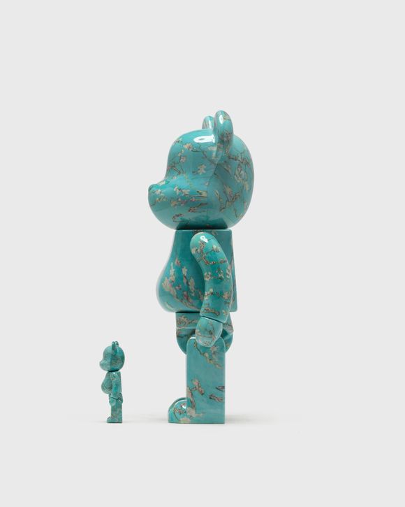 Bearbrick-x-Van-Gogh-Museum-