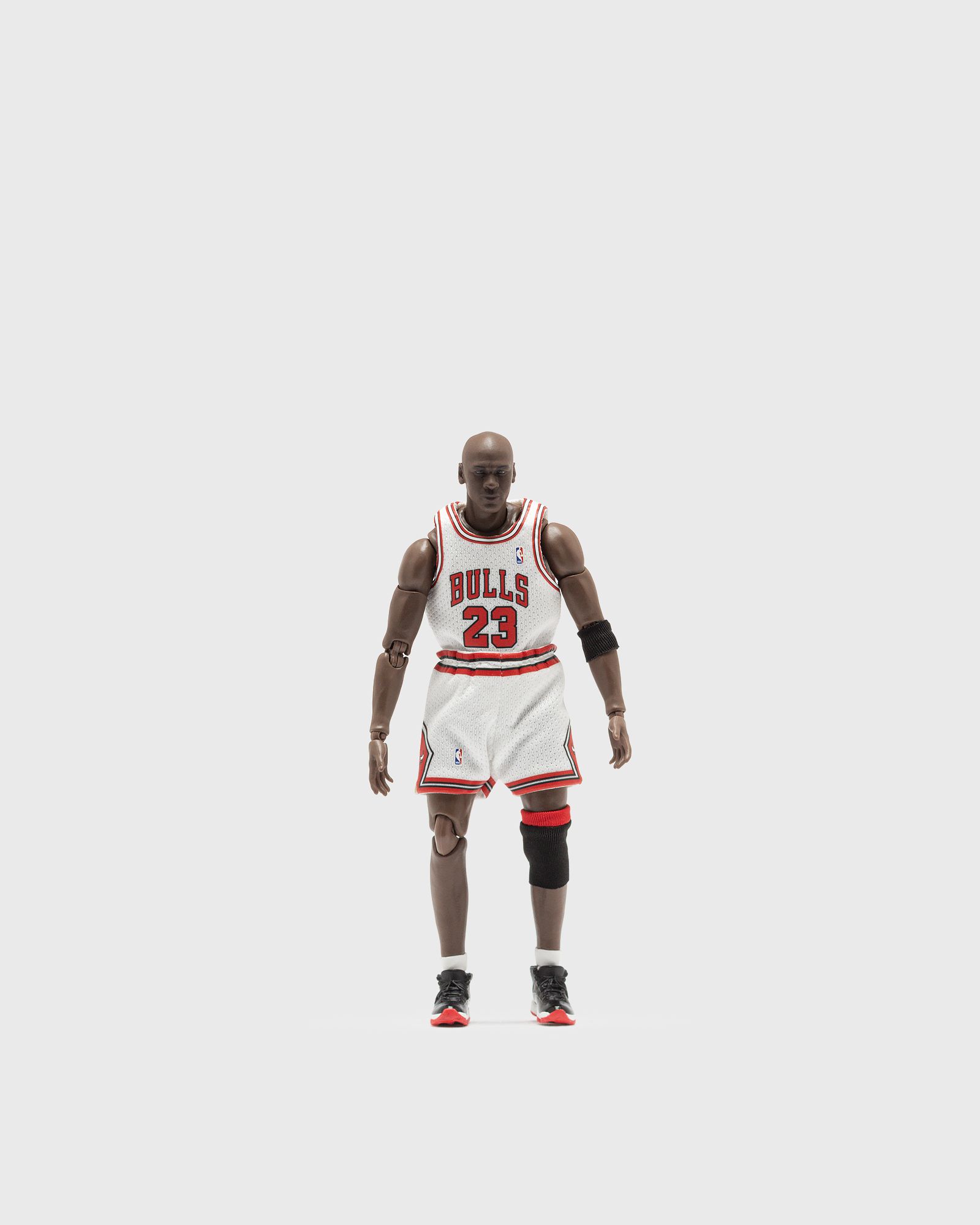 MAFEX MICHAEL JORDAN CHICAGO BULLS HOME