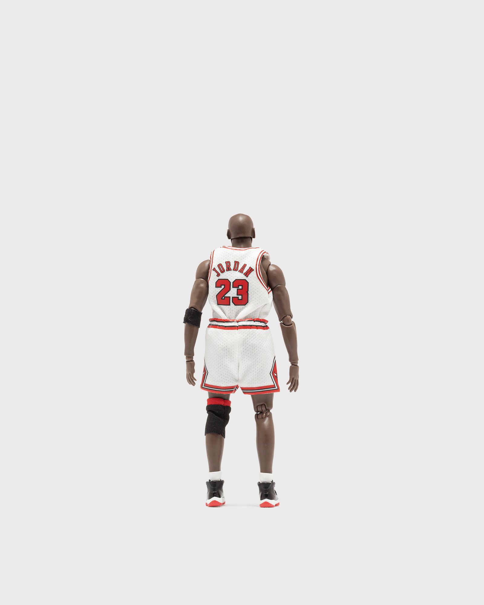 MAFEX MICHAEL JORDAN CHICAGO BULLS HOME