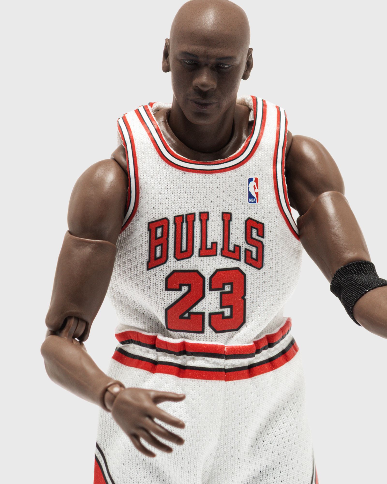 MAFEX MICHAEL JORDAN CHICAGO BULLS HOME