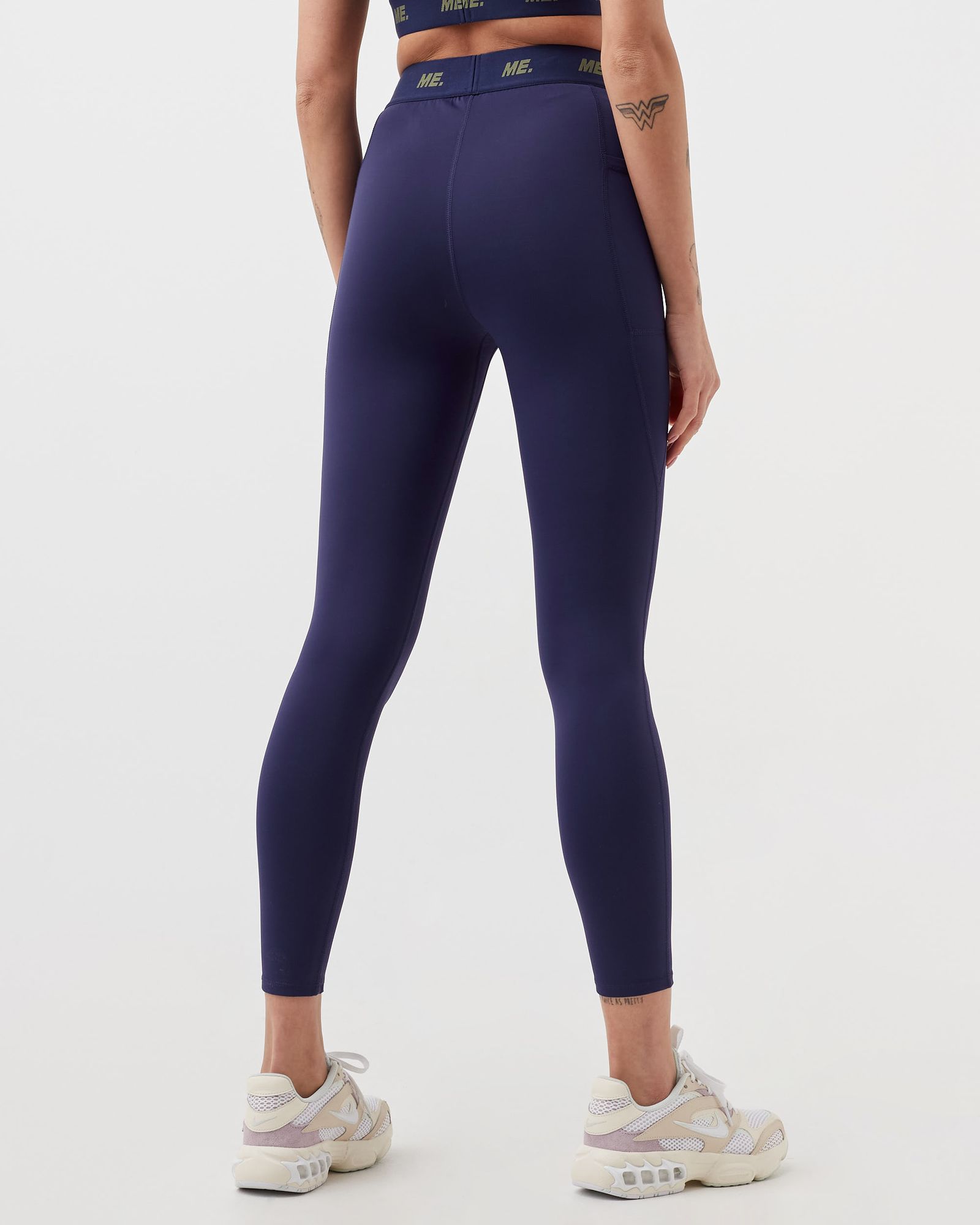 WMNS Core Legging