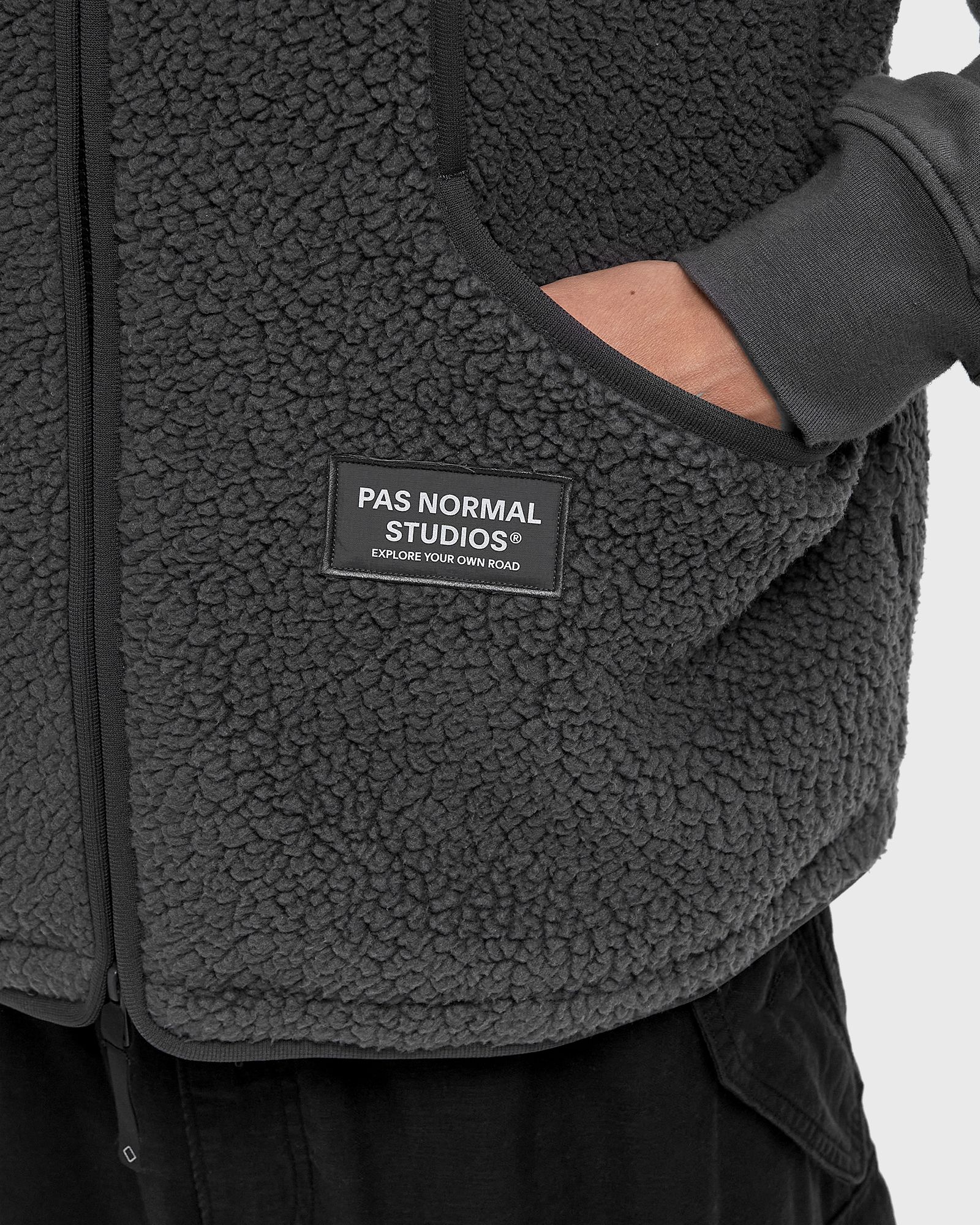 Off-Race Pile Fleece Vest