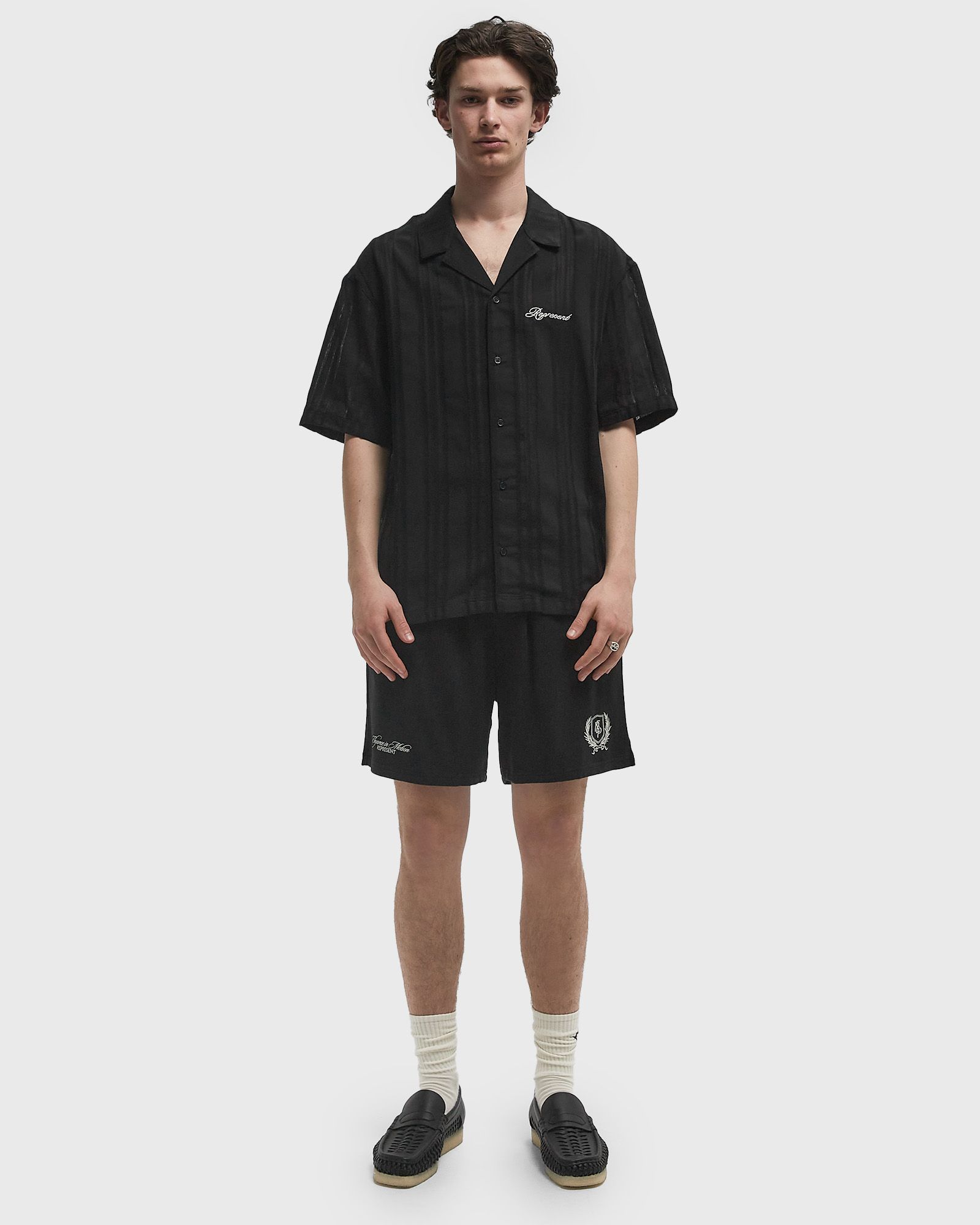 REPRESENT CREST SHORT