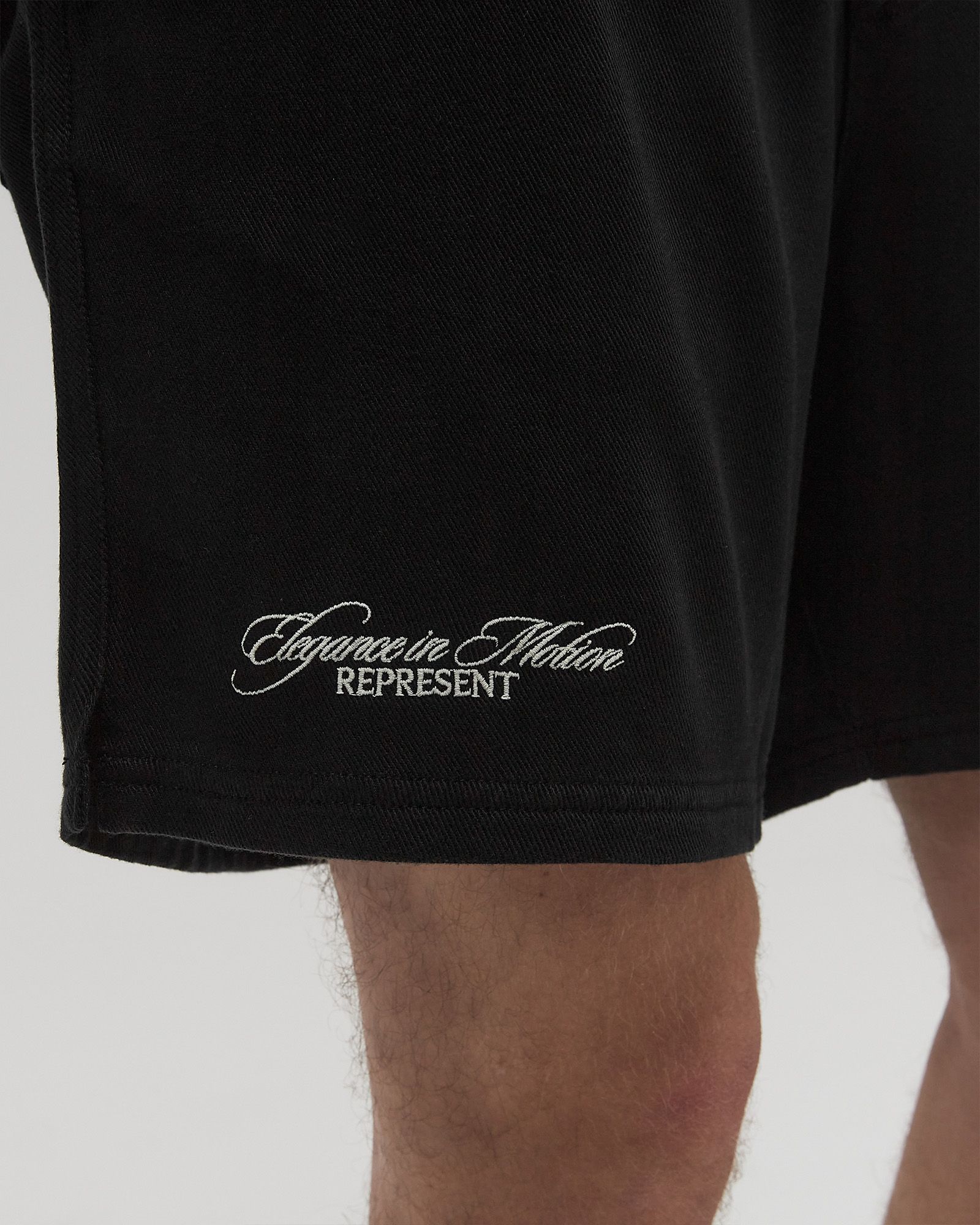 REPRESENT CREST SHORT