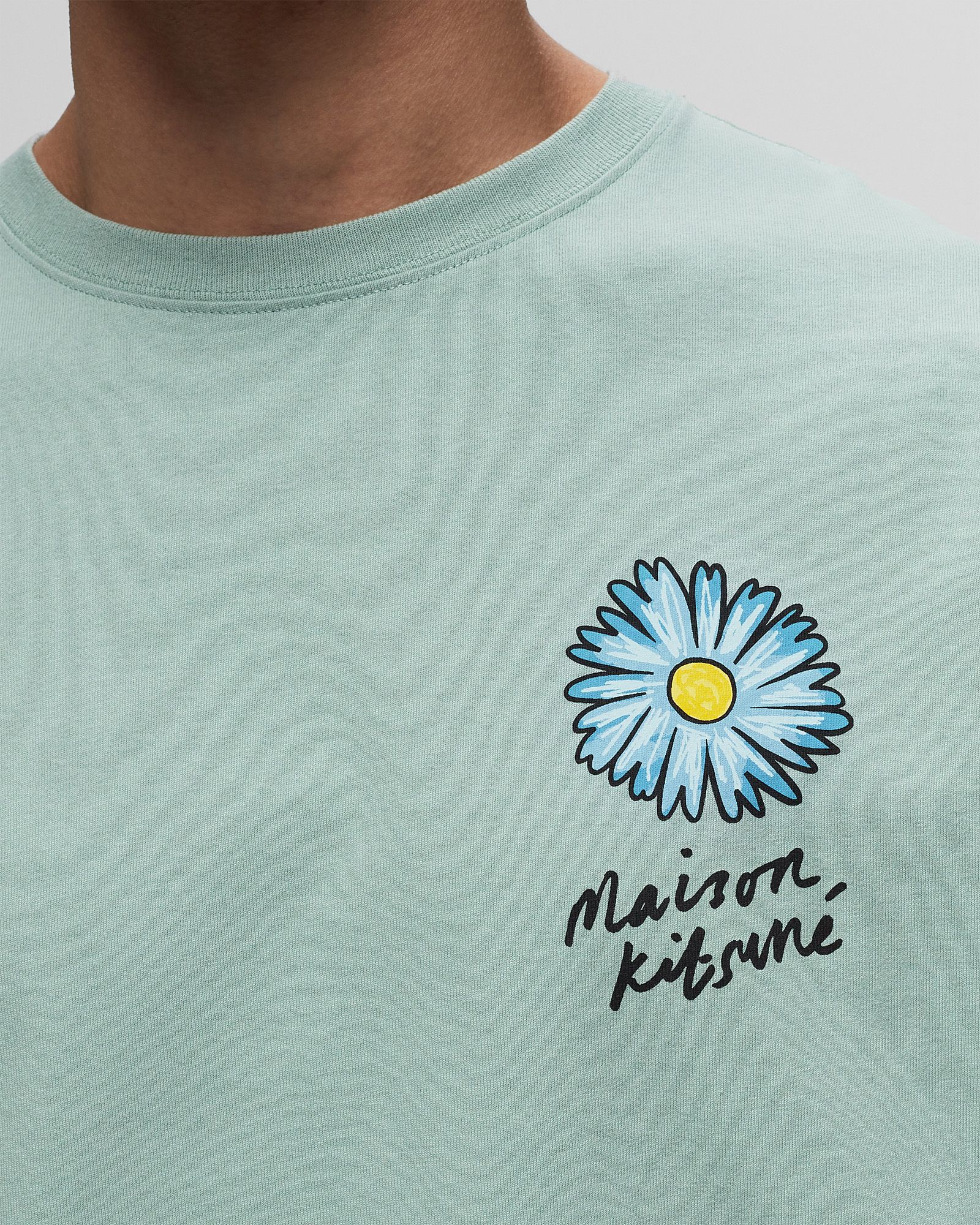 FLOATING FLOWER COMFORT TEE-SHIRT