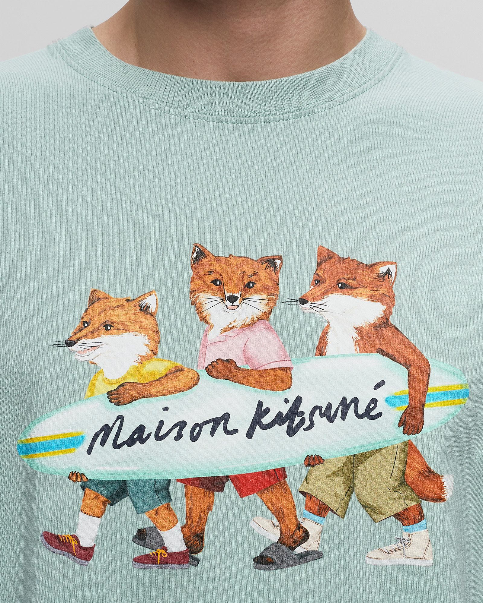 Maison Kitsune SURFING FOXES COMFORT TEE-SHIRT Green | BSTN