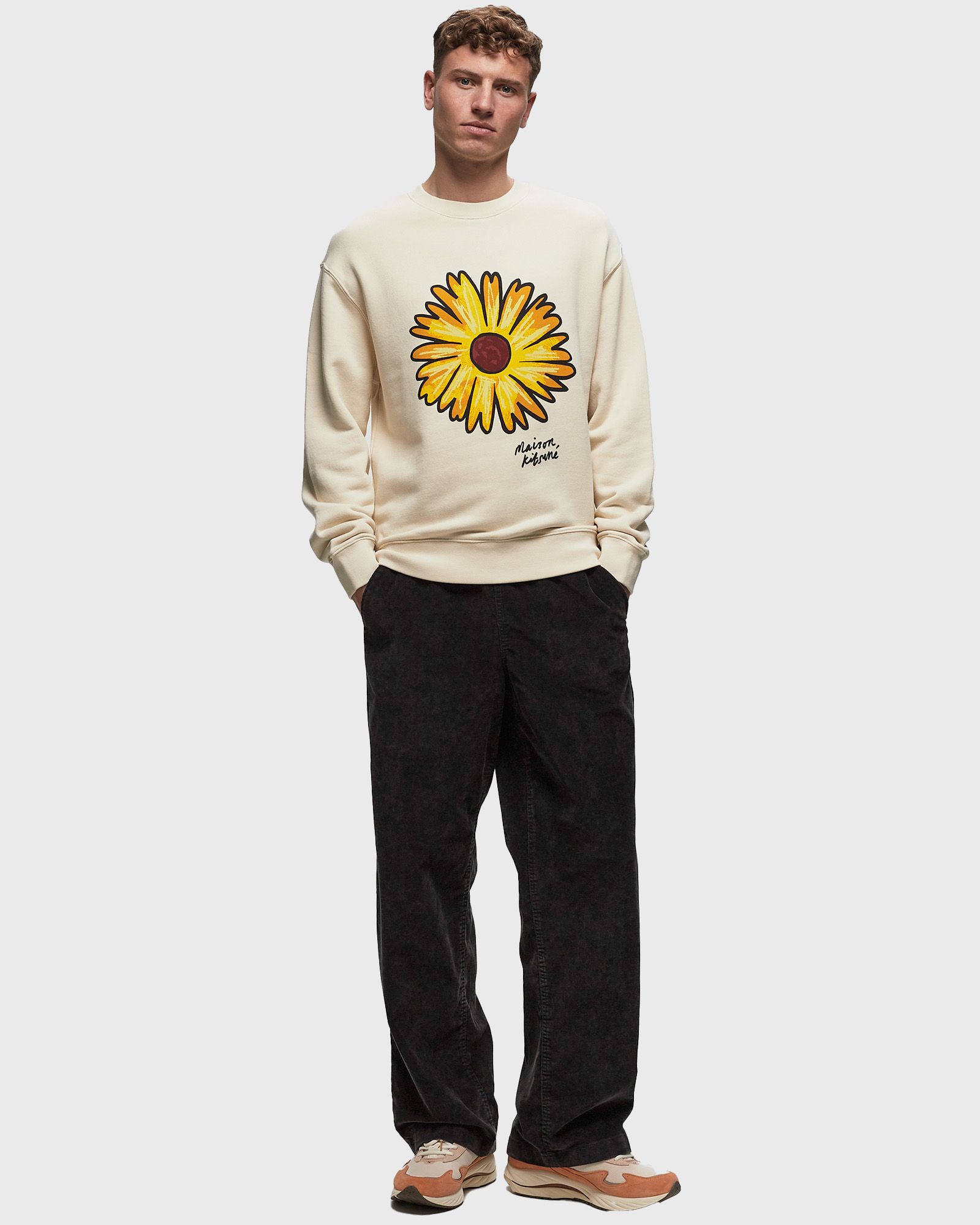 FLOATING FLOWER COMFORT SWEATSHIRT