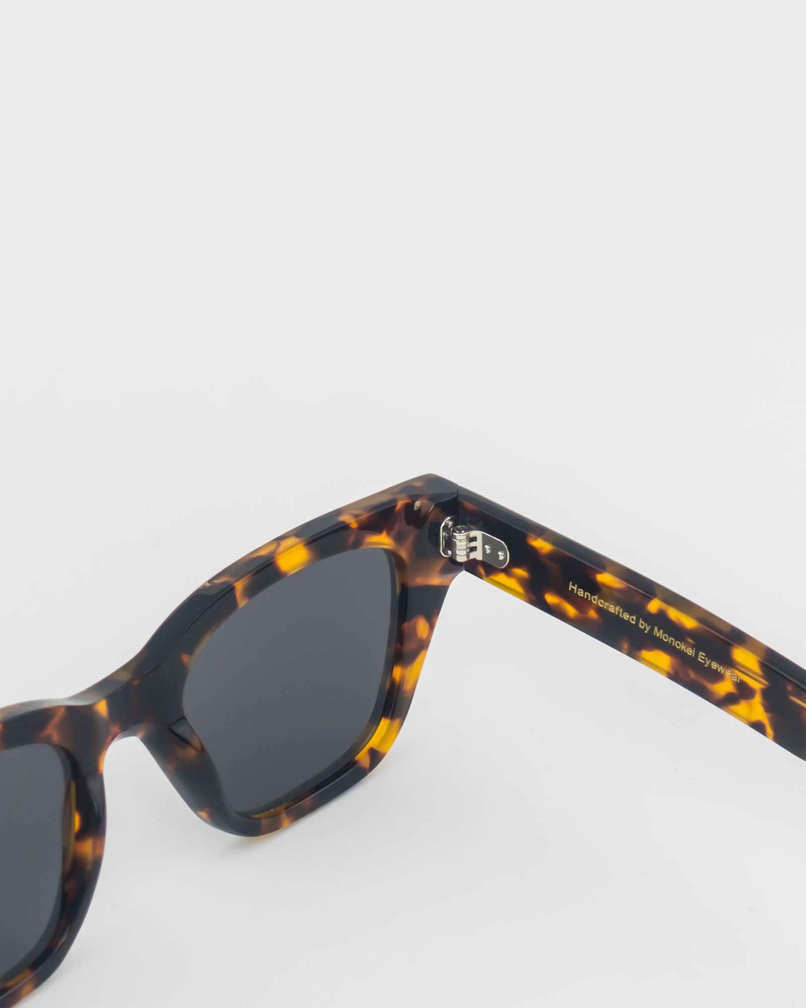 MEMPHIS SUNGLASSES