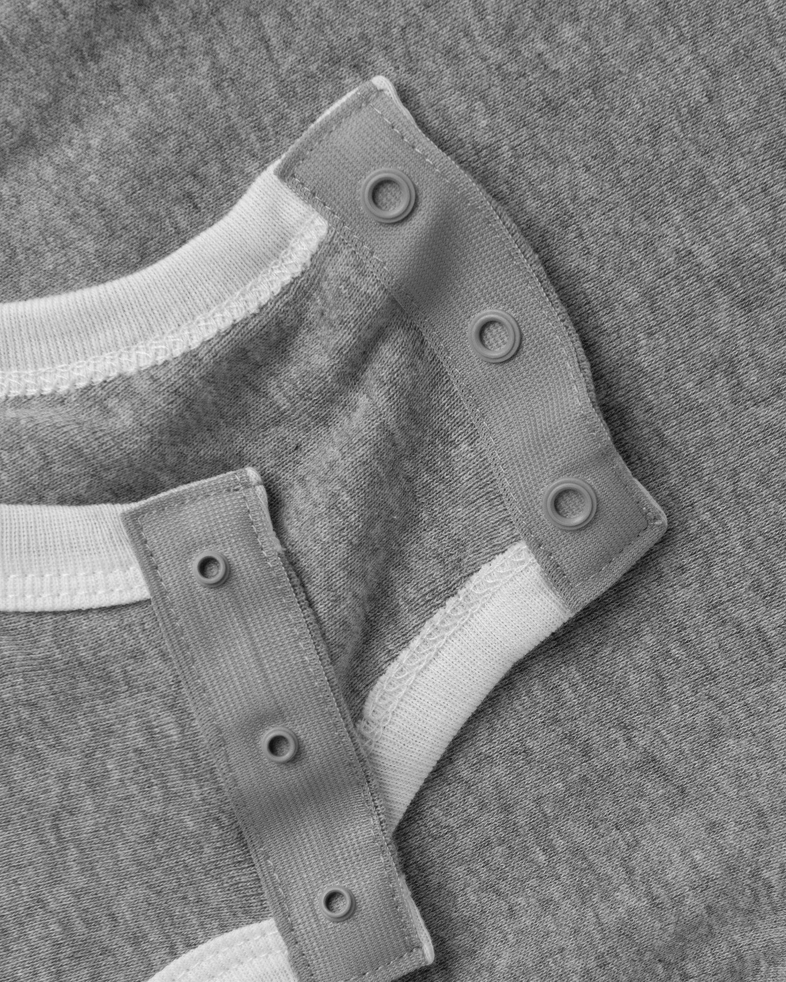 FUTURA LOGO HAT/BODYSUIT/BOOTIE 3 PIECE