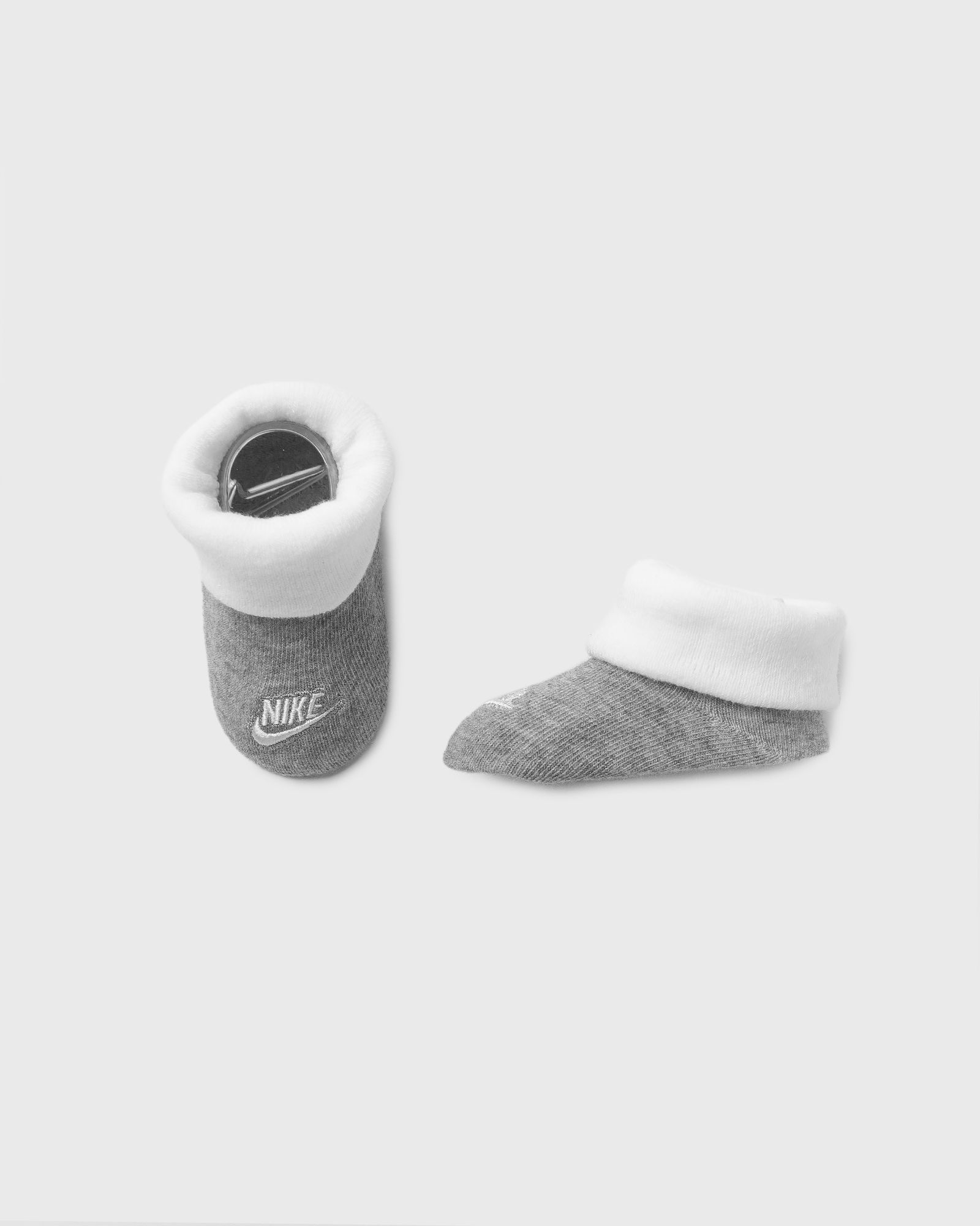 FUTURA LOGO HAT/BODYSUIT/BOOTIE 3 PIECE