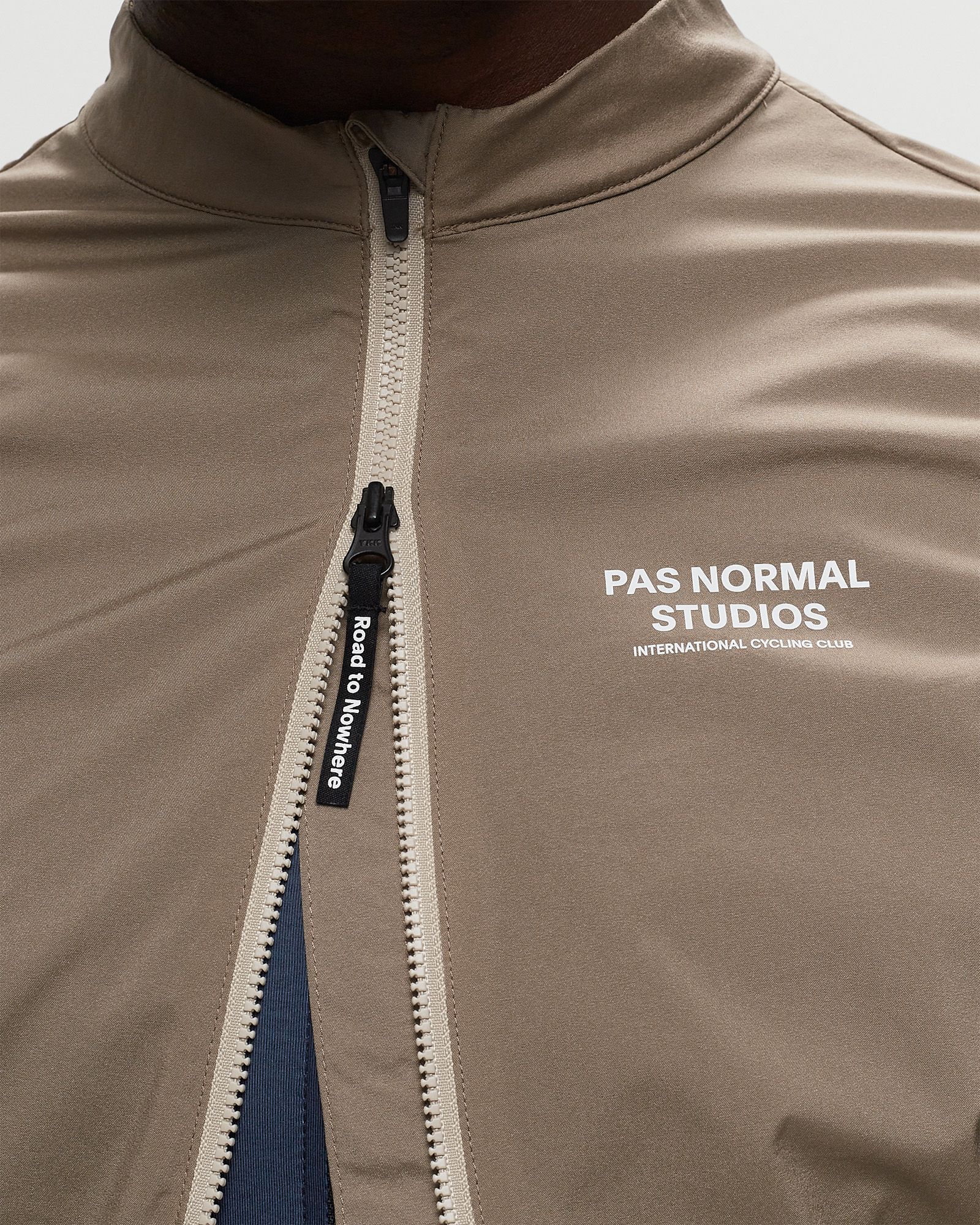 Mechanism Stow Away Gilet