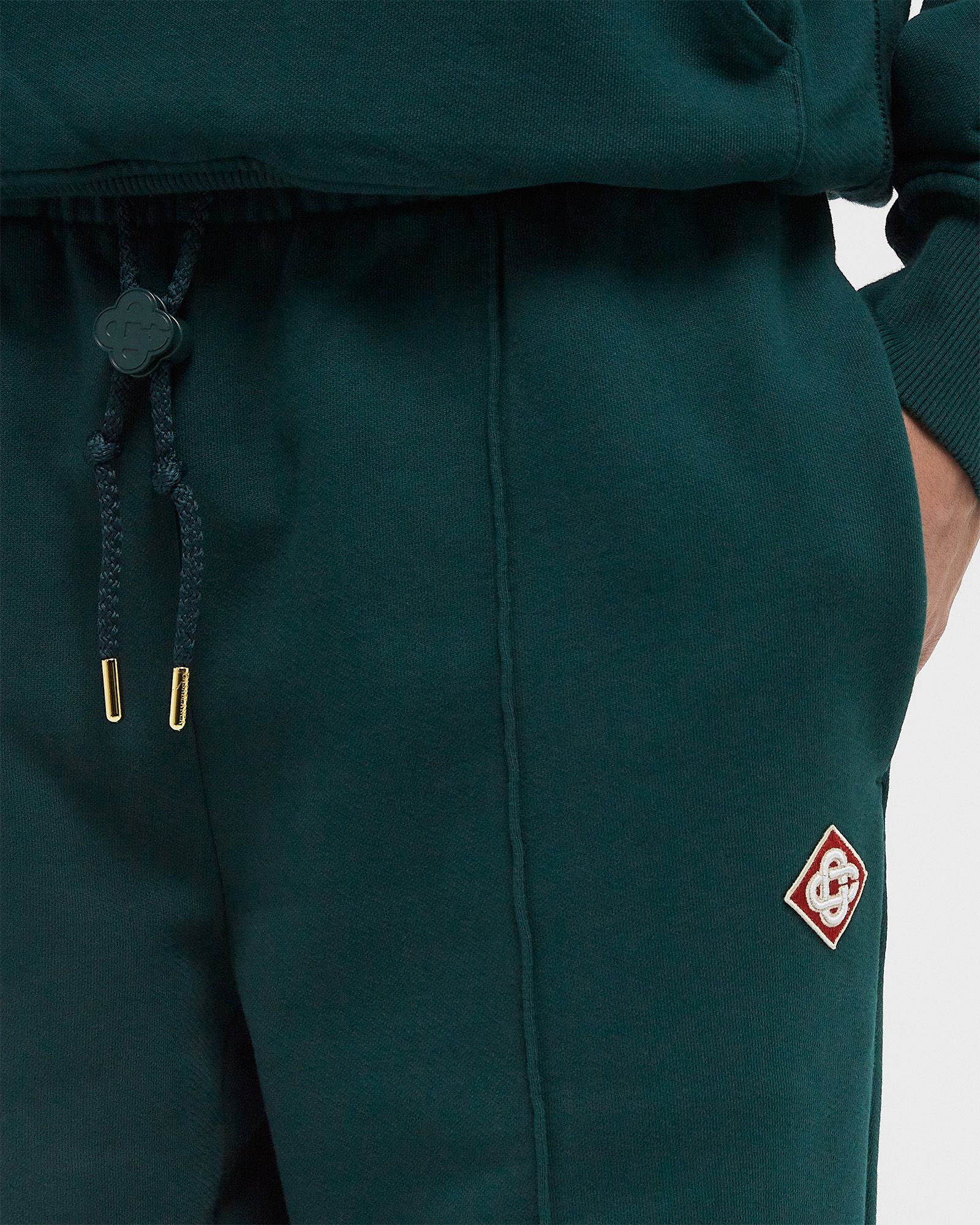 EMBROIDERED CC PATCH OPEN HEM JOGGER