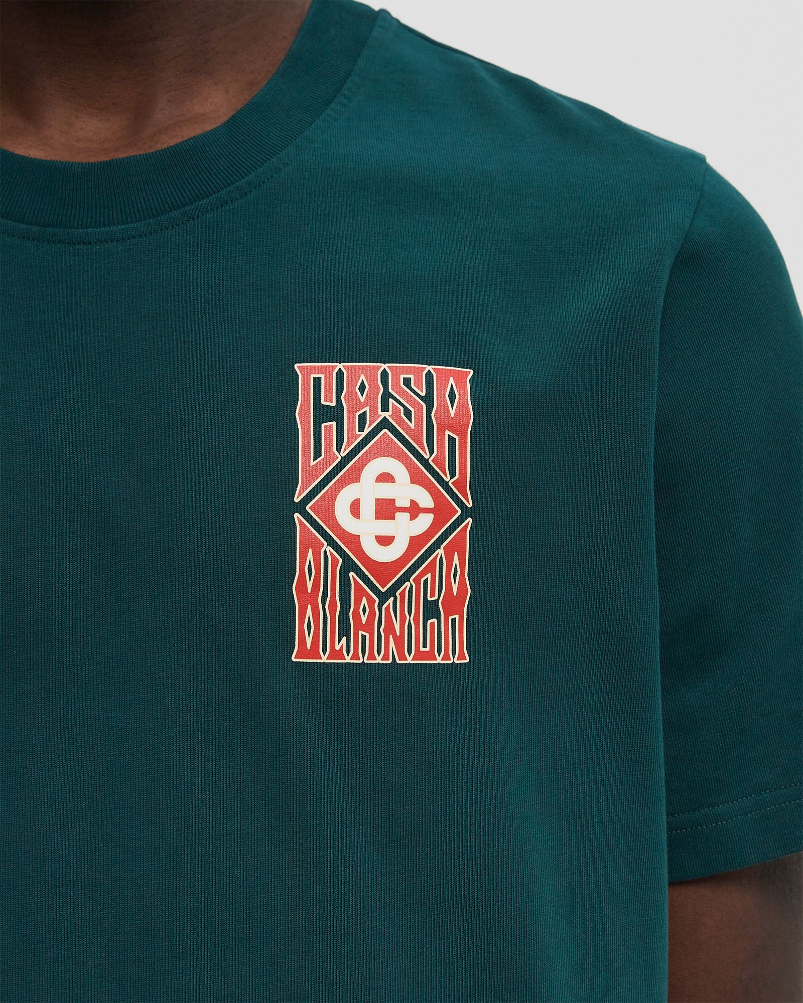 GOTHIC STACKED LOGO SCREEN PRINTED TEE