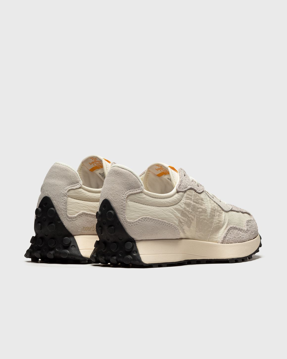 [NEW BALANCE] MS327CJ ☆送料込☆ eyJidWNrZXQiOiJic3RuLWltYWdlLX