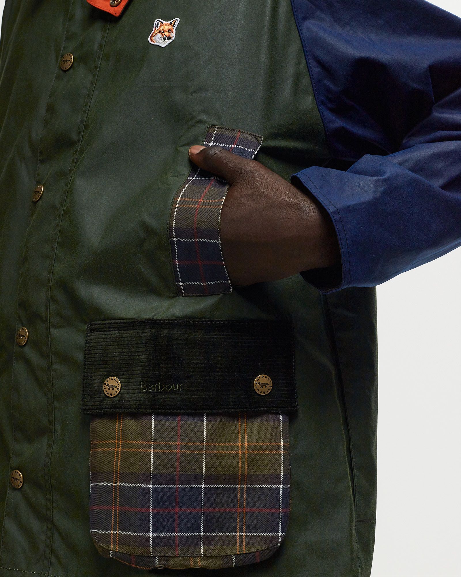 Barbour
ダークグレー ロングレインコート Barbour Barbour X Maison Kitsune Beaufort Brown | BSTN Store