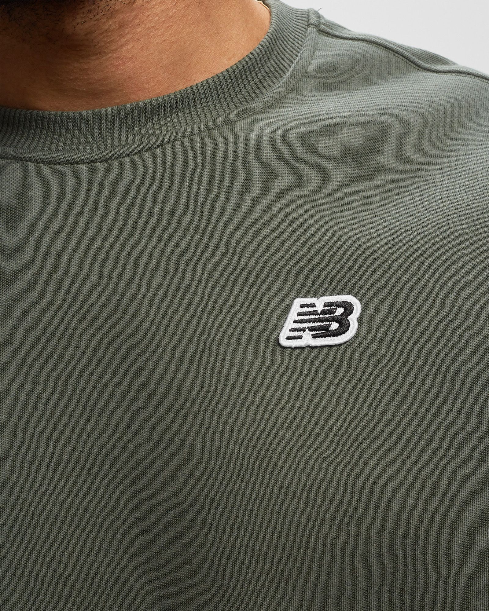 SMALL LOGO SWEATSHIRT