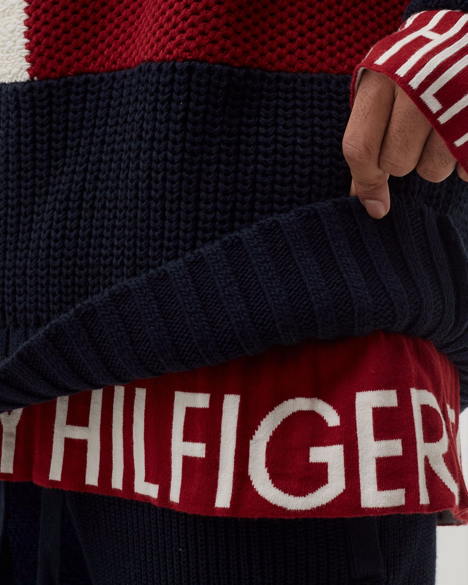 FLAG ICON CREWNECK SWEATER