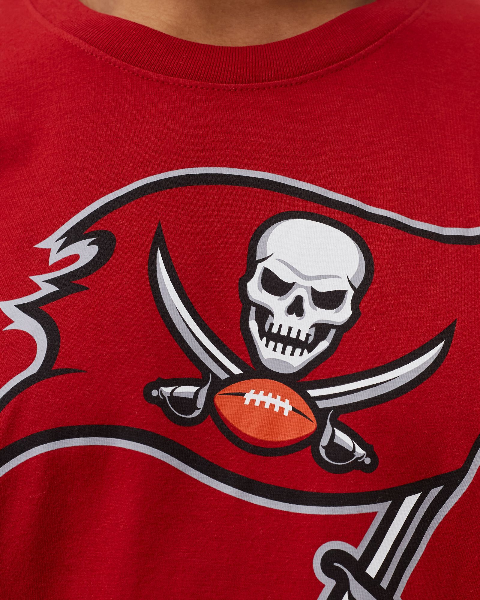 Tampa Bay Buccaneers Logo Essential Tee