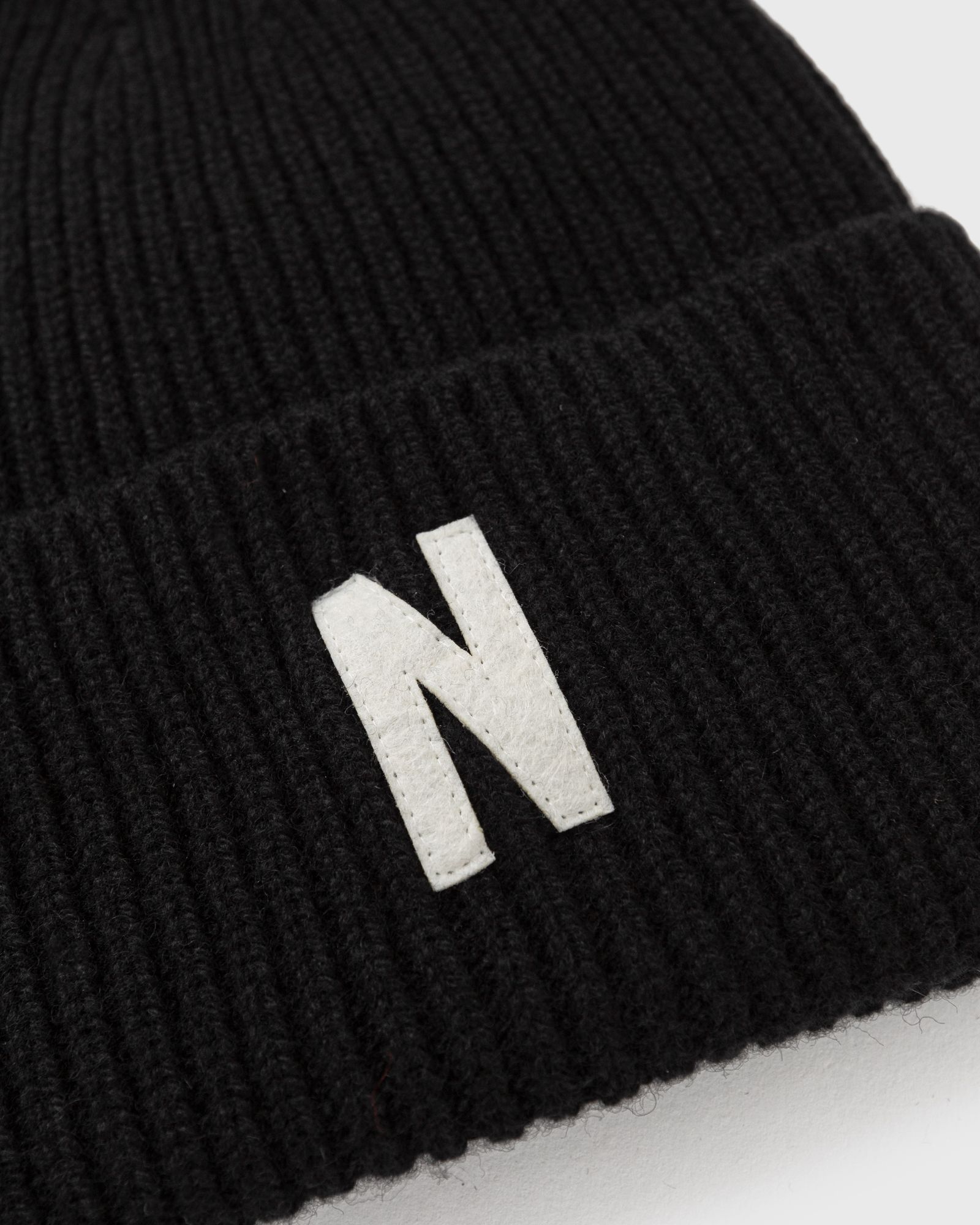 Merino Lambswool Rib N Logo Beanie