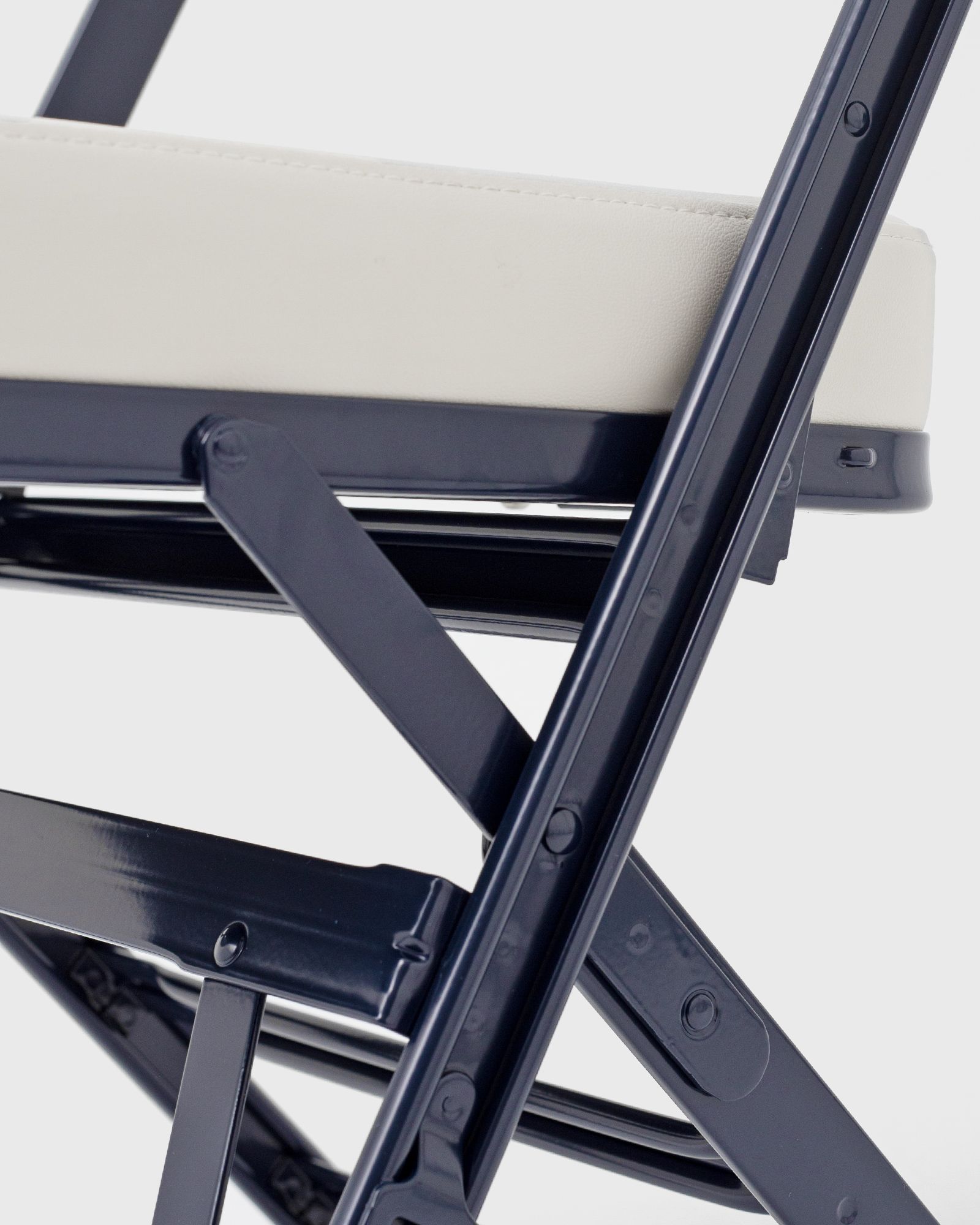 NORTH CAROLINA OFFICIAL NBA COURT SIDE FOLDING CHAIR