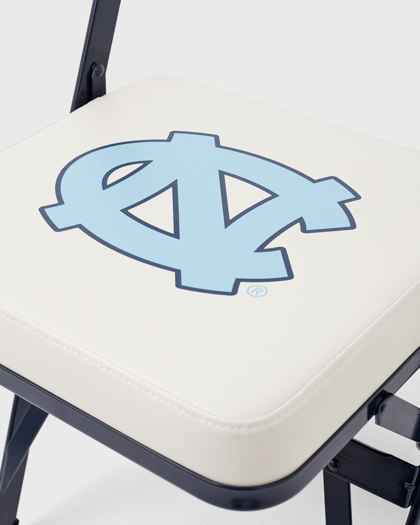 NORTH CAROLINA OFFICIAL NBA COURT SIDE FOLDING CHAIR