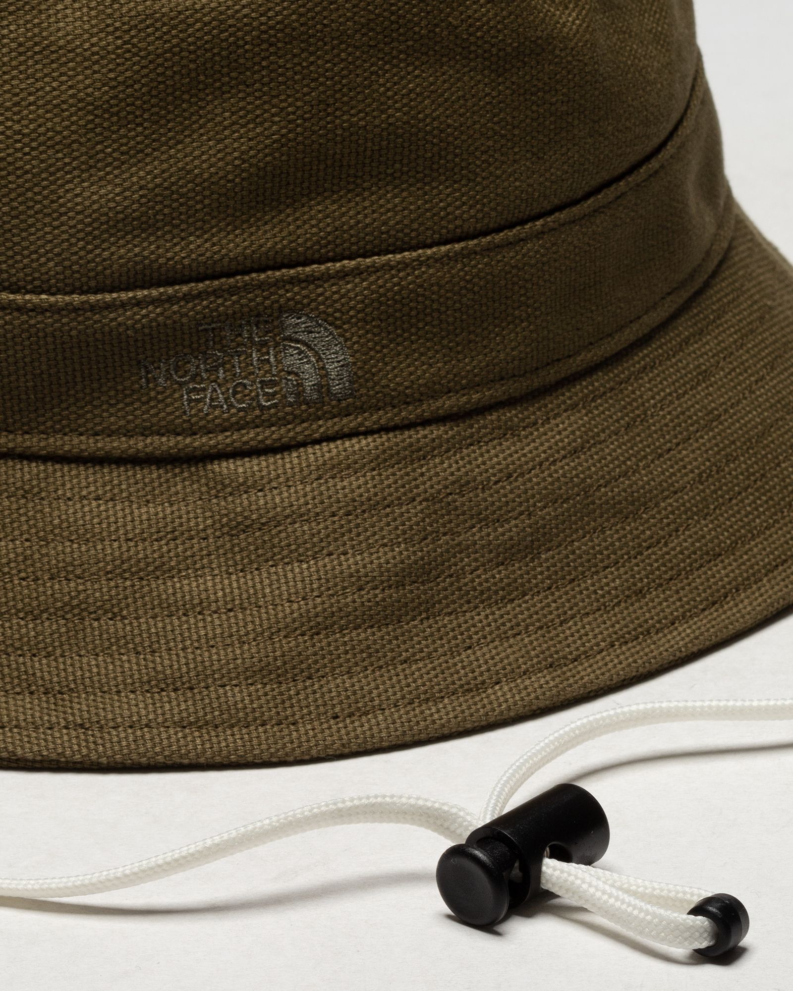 MOUNTAIN BUCKET HAT