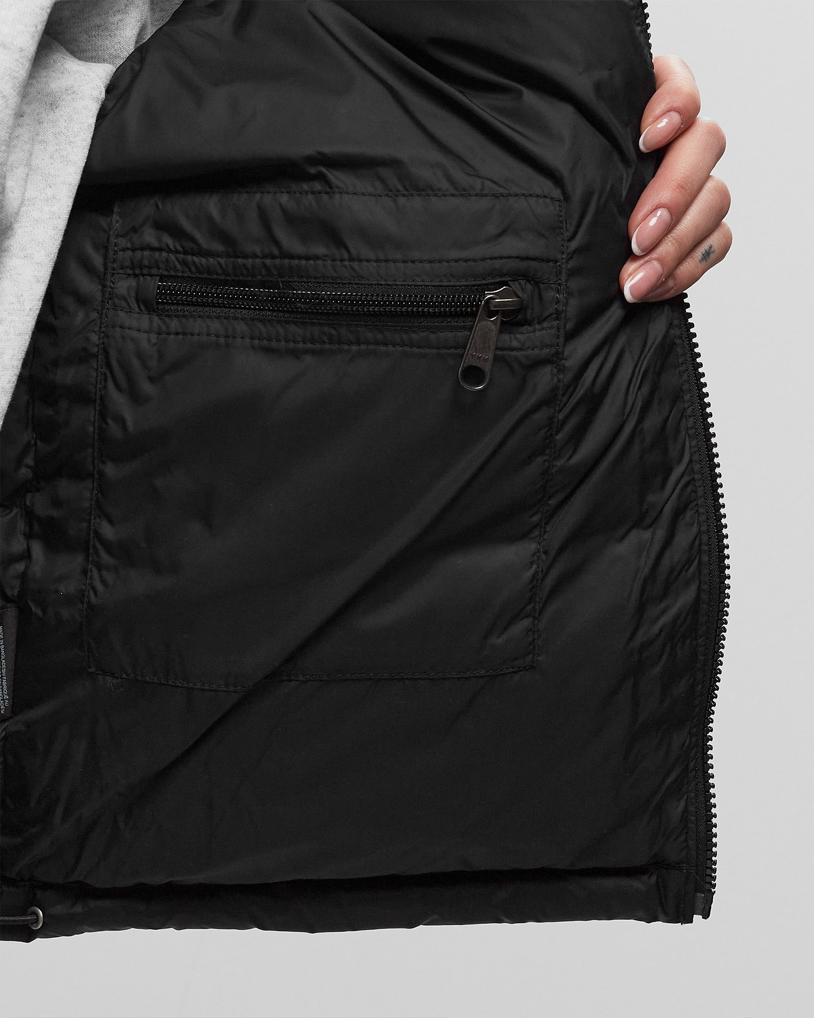 W 1996 RETRO NUPTSE VEST