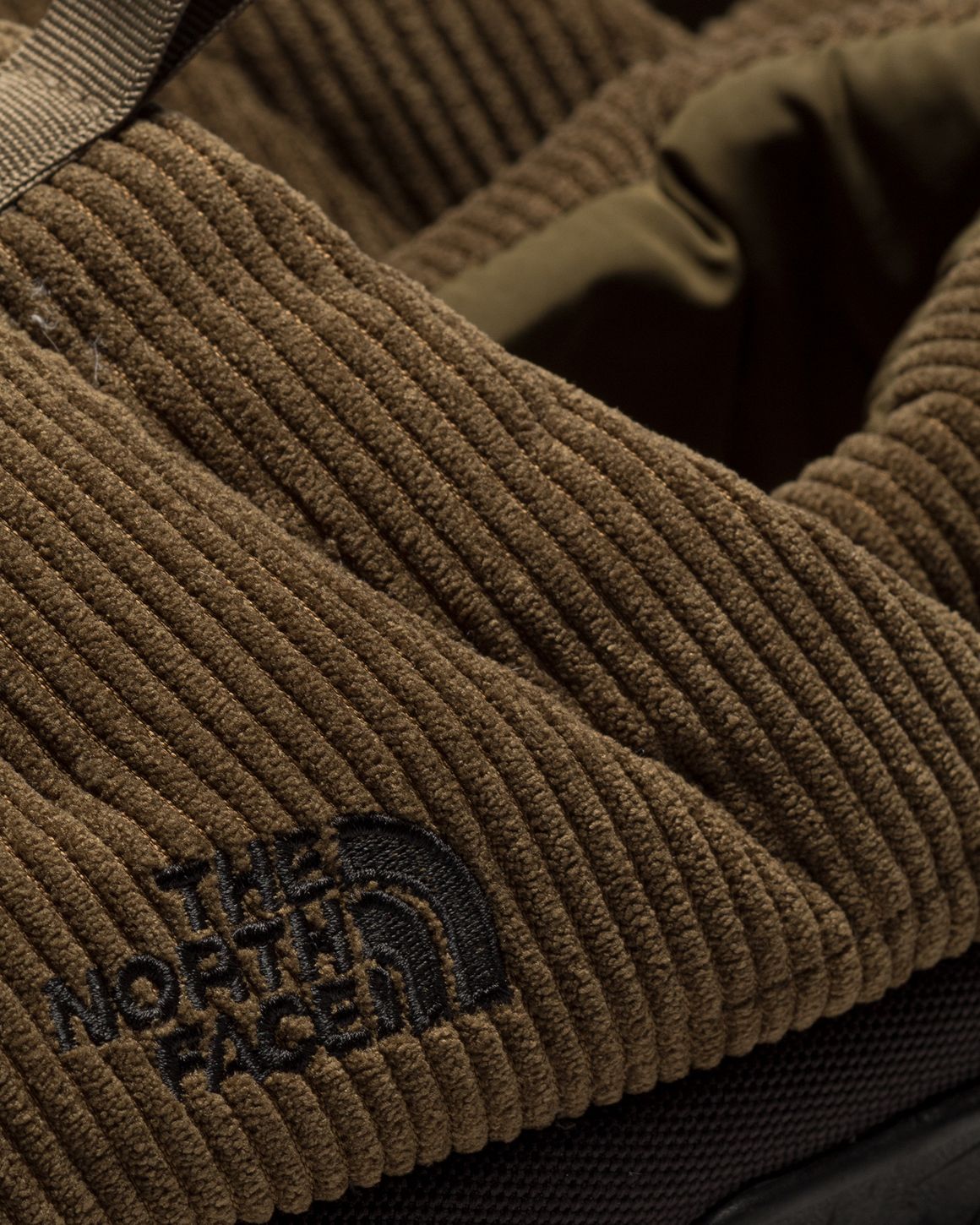 (新作)THE NORTH FACE ★ 韓国大人気★ M NUPTSE CORDUROY MULE The North Face Nuptse Mule Corduroy Black | BSTN Store