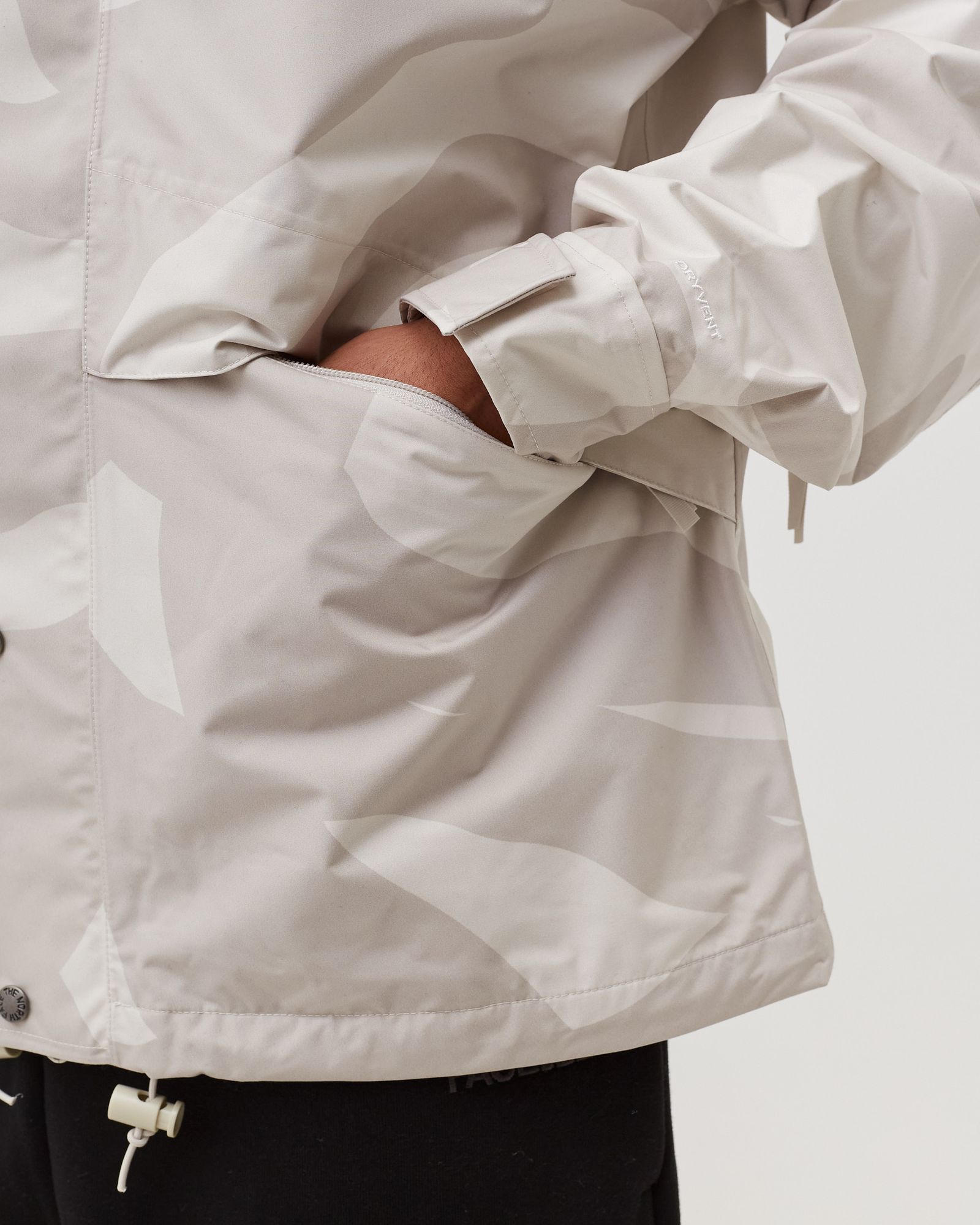 TNF X KAWS 'PROJECT X' RETRO 1986 MOUNTAIN JACKET