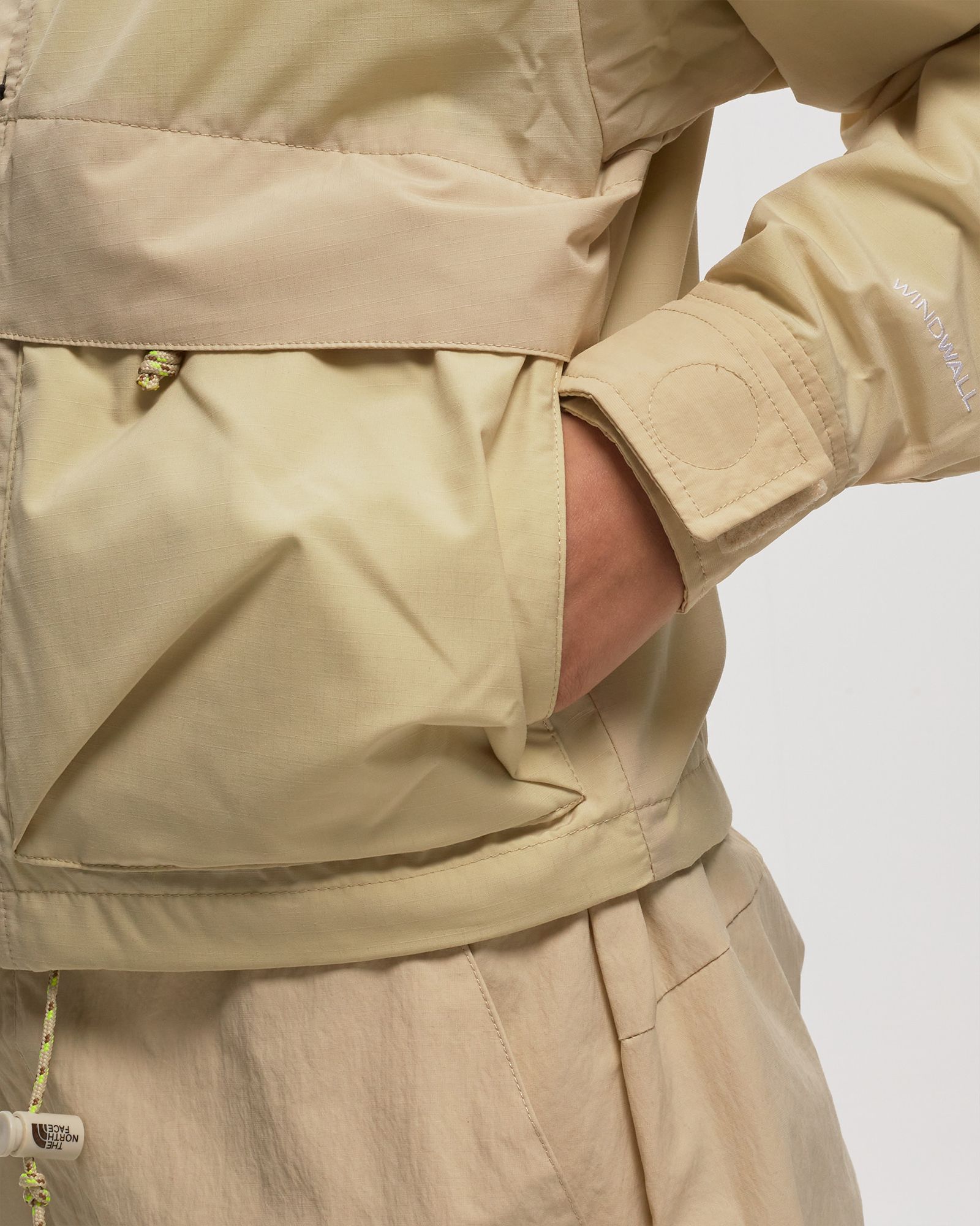 WMNS 86 LOW-FI HI-TEK MOUNTAIN SHORT JACKET