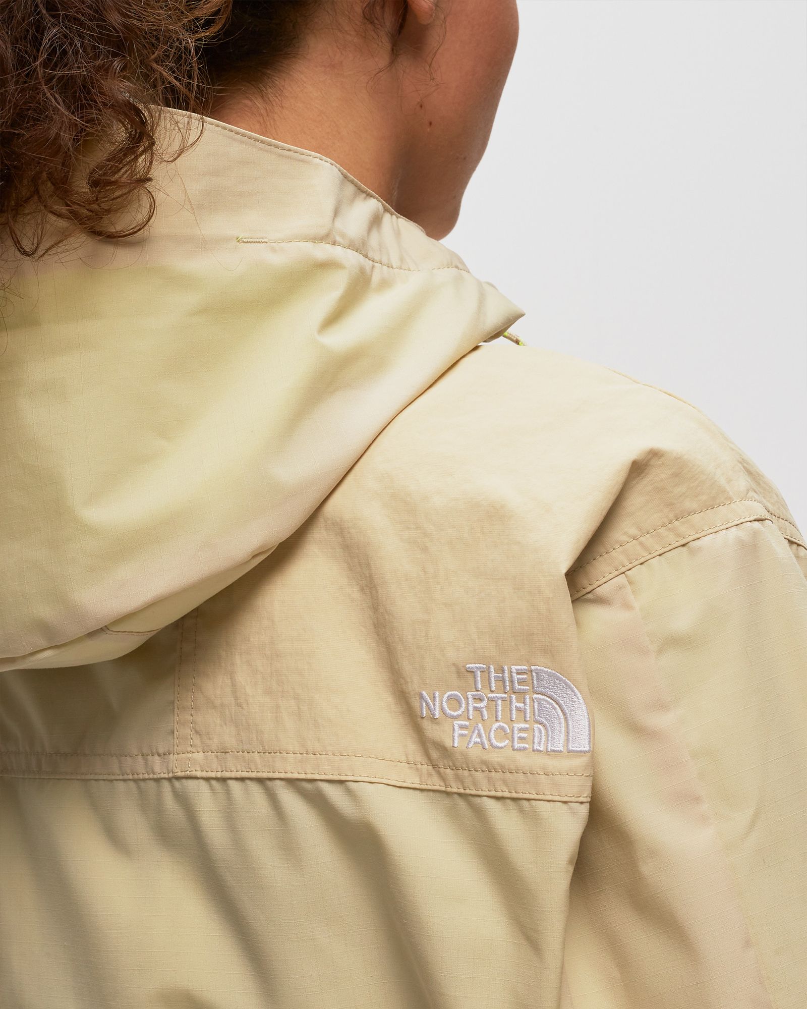 WMNS 86 LOW-FI HI-TEK MOUNTAIN SHORT JACKET