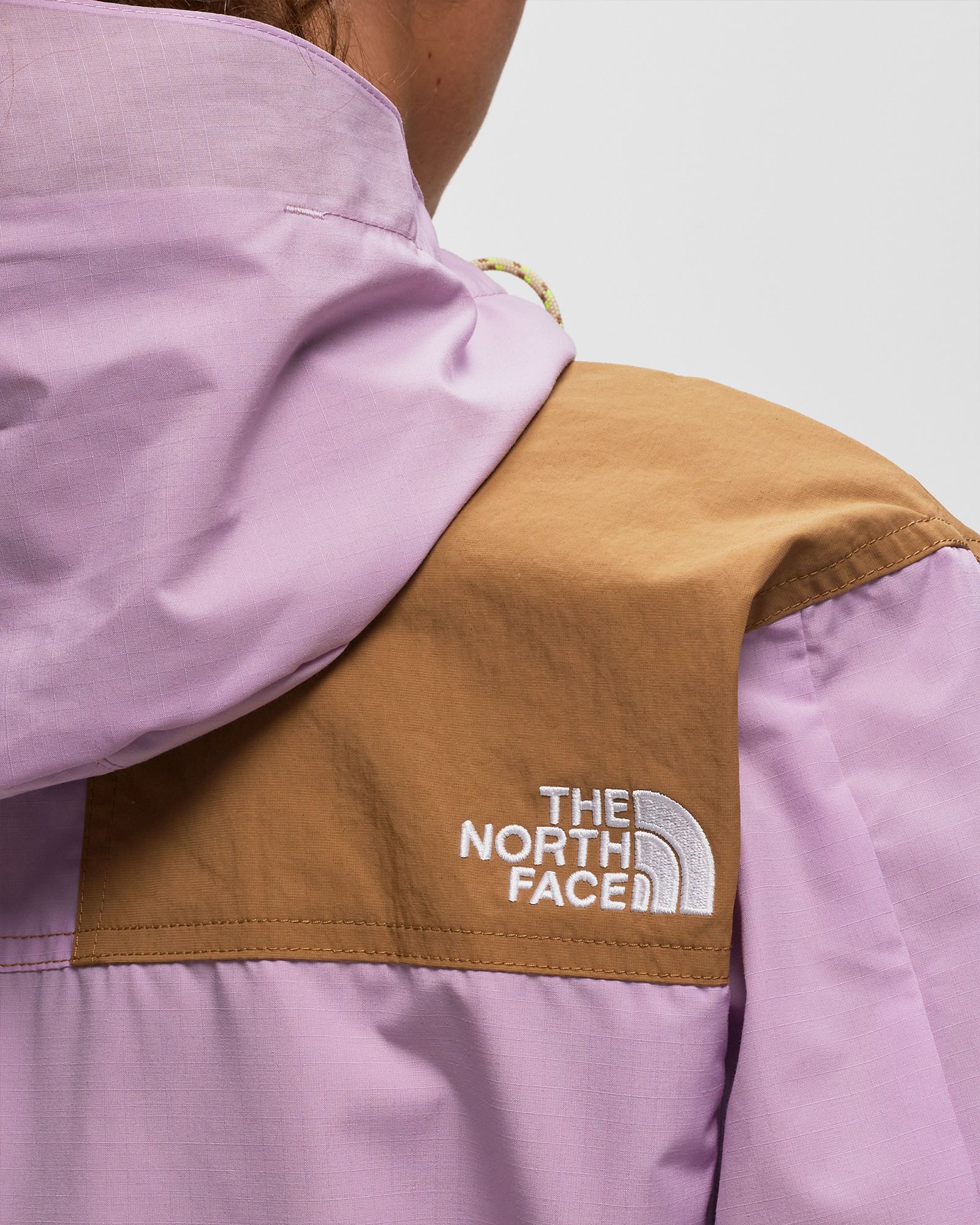 WMNS 86 LOW-FI HI-TEK MOUNTAIN SHORT JACKET