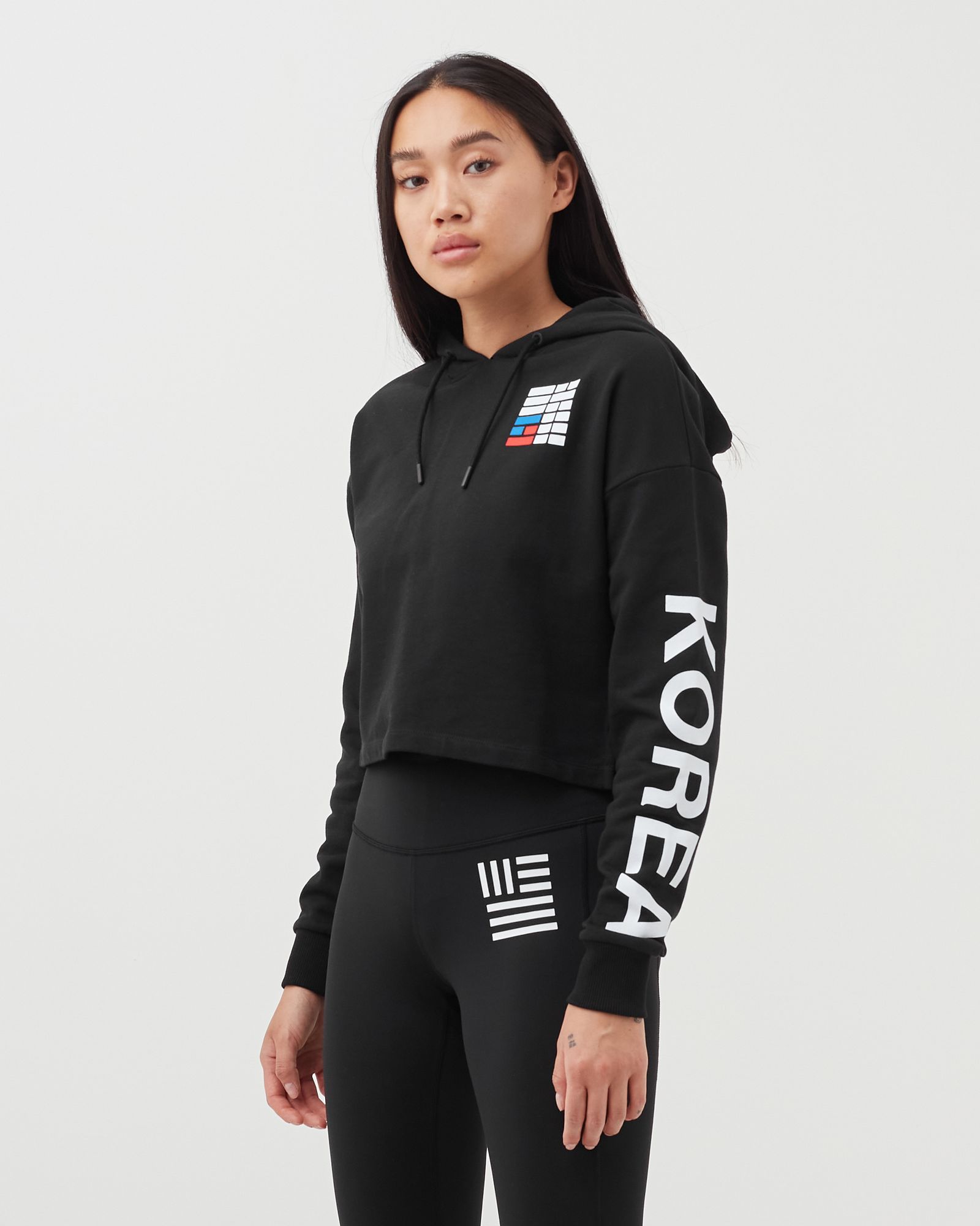 WMNS INTERNATIONAL COLLECTION CROPPED PO HOODIE