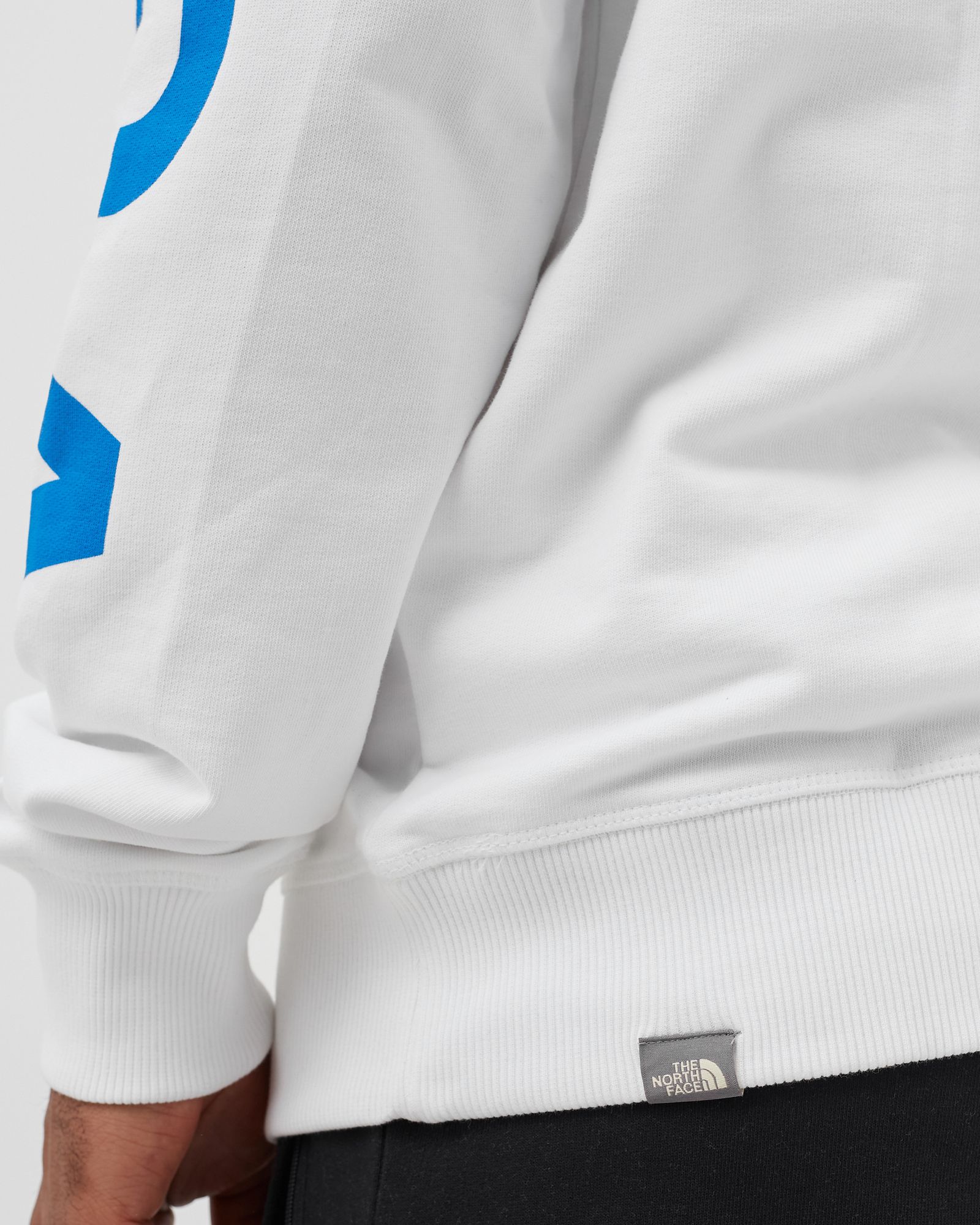 INTERNATIONAL COLLECTION CREW SWEATSHIRT