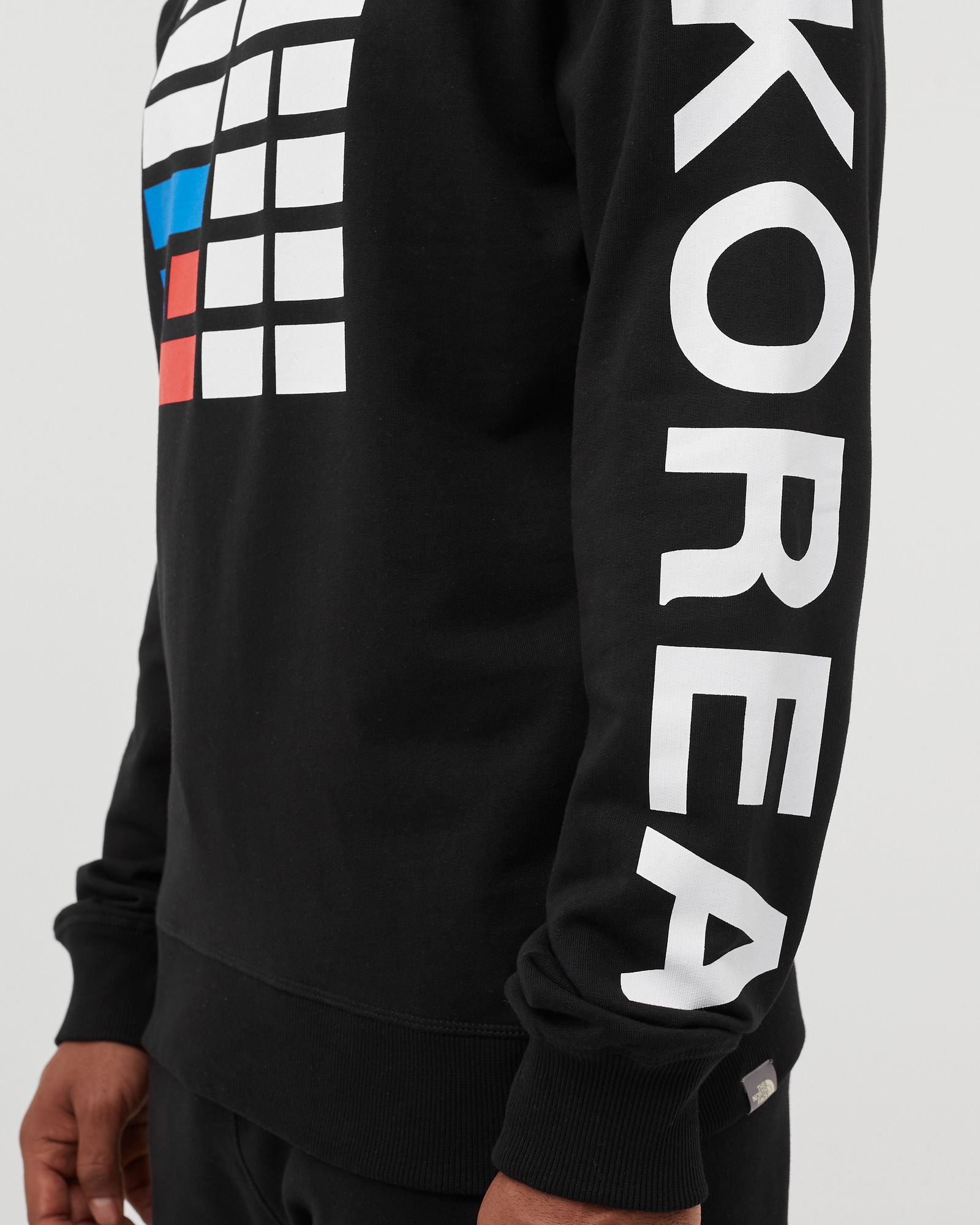 INTERNATIONAL COLLECTION CREW SWEATSHIRT