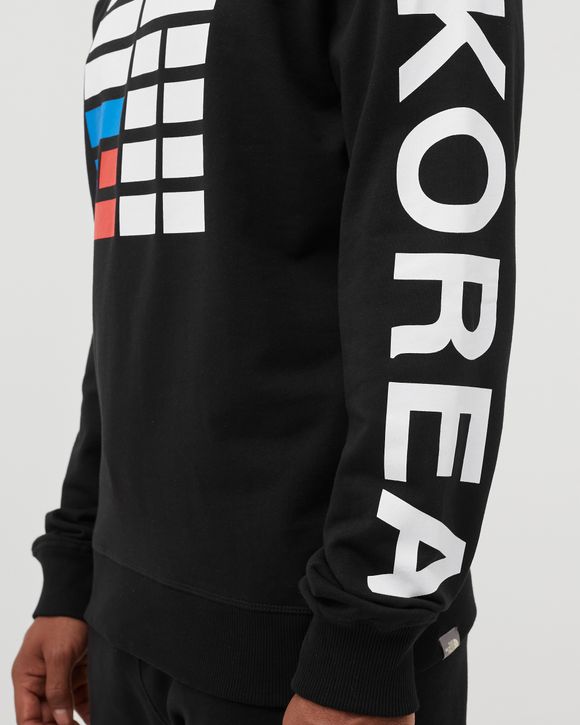 INTERNATIONAL COLLECTION CREW SWEATSHIRT
