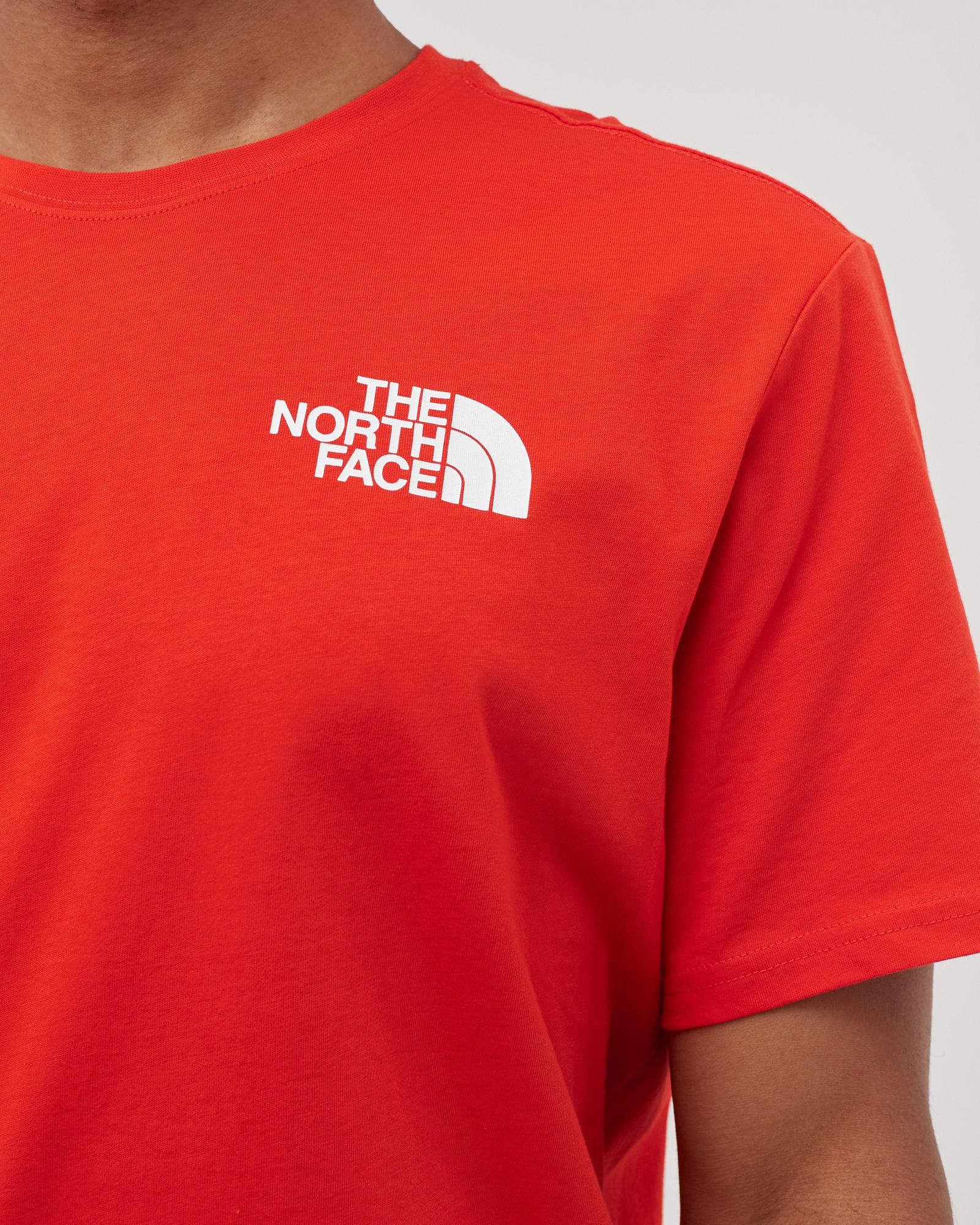 INTERNATIONAL COLLECTION CLIMB GRAPHIC TEE