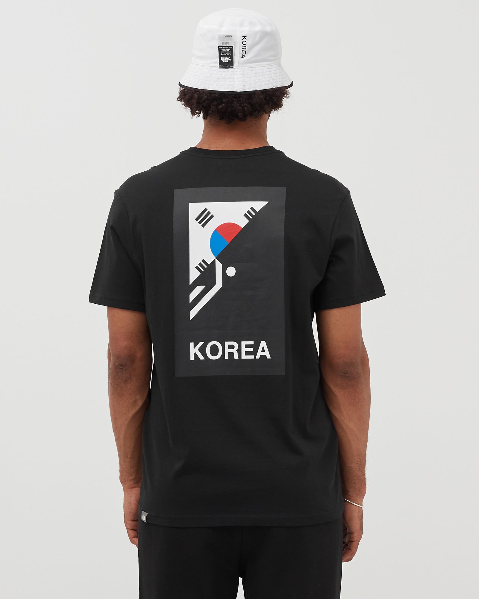 INTERNATIONAL COLLECTION CLIMB GRAPHIC TEE