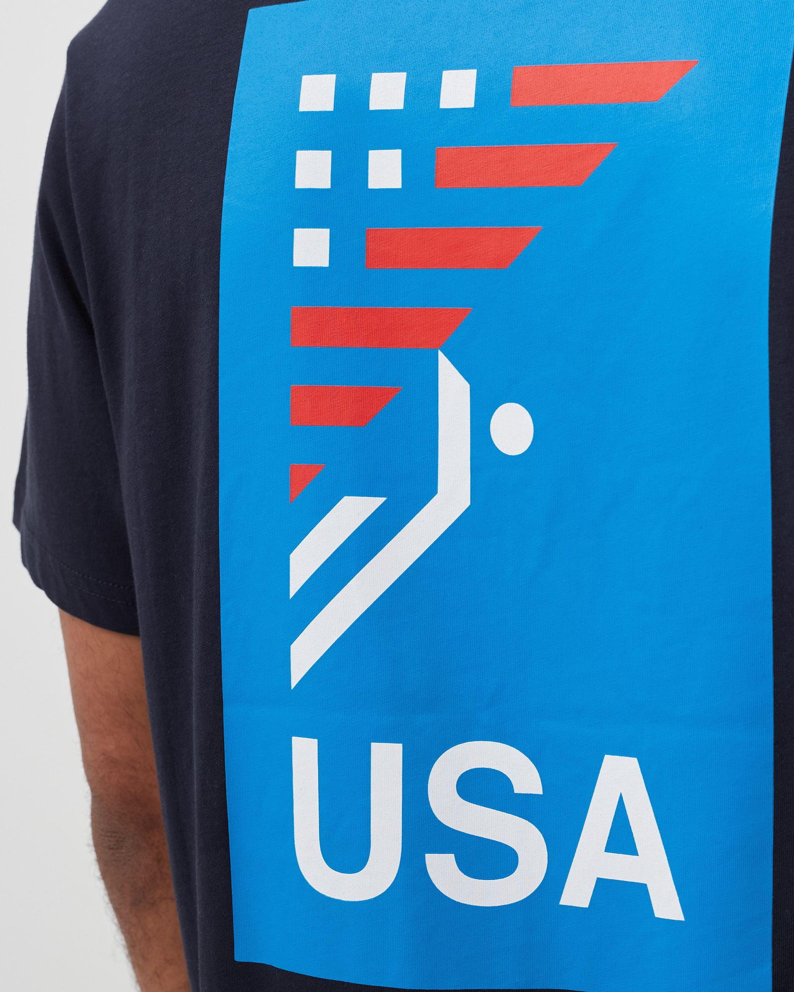 INTERNATIONAL COLLECTION CLIMB GRAPHIC TEE