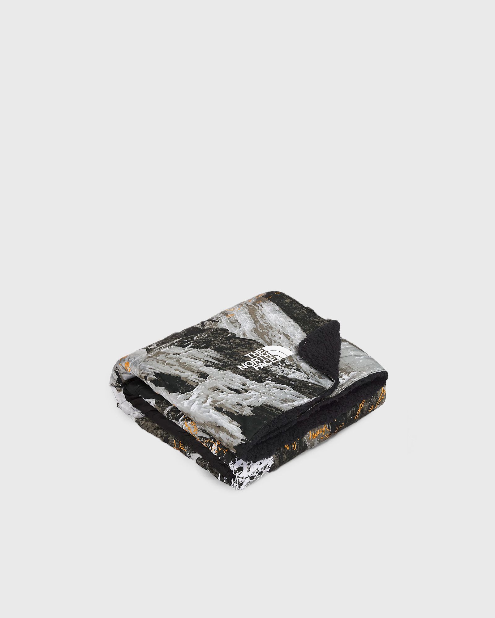 WAWONA FUZZY BLANKET