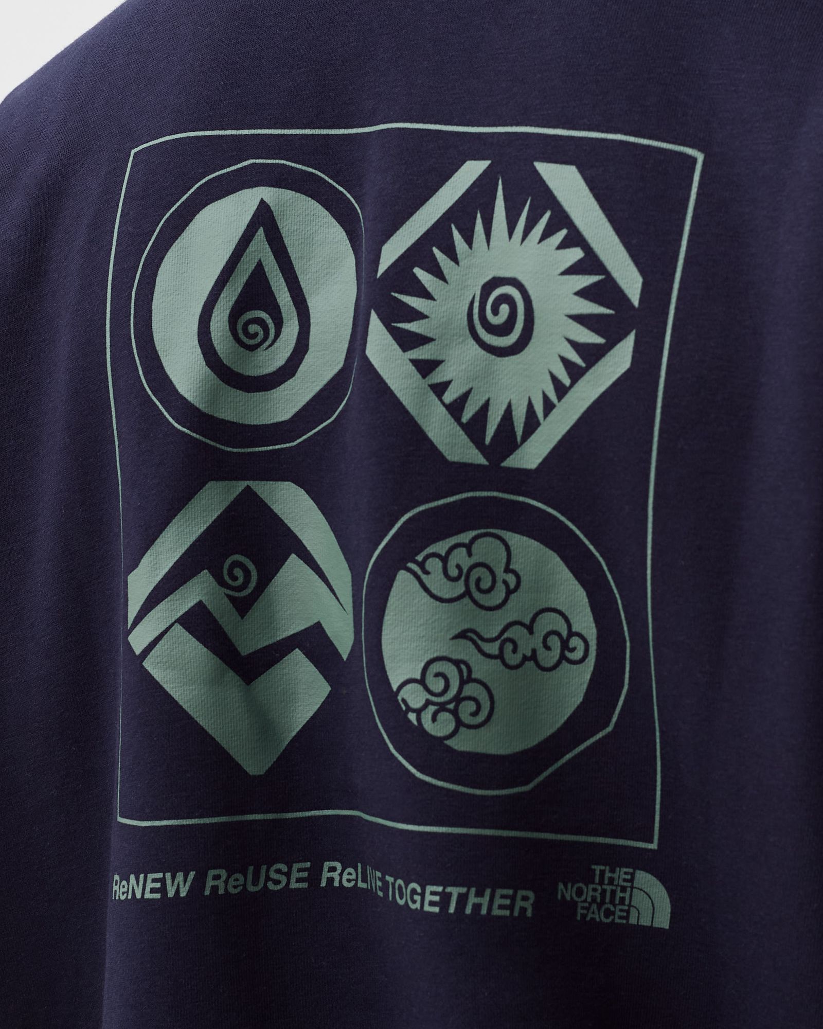 HIMALAYAN BOTTLE SOURCE HOODIE