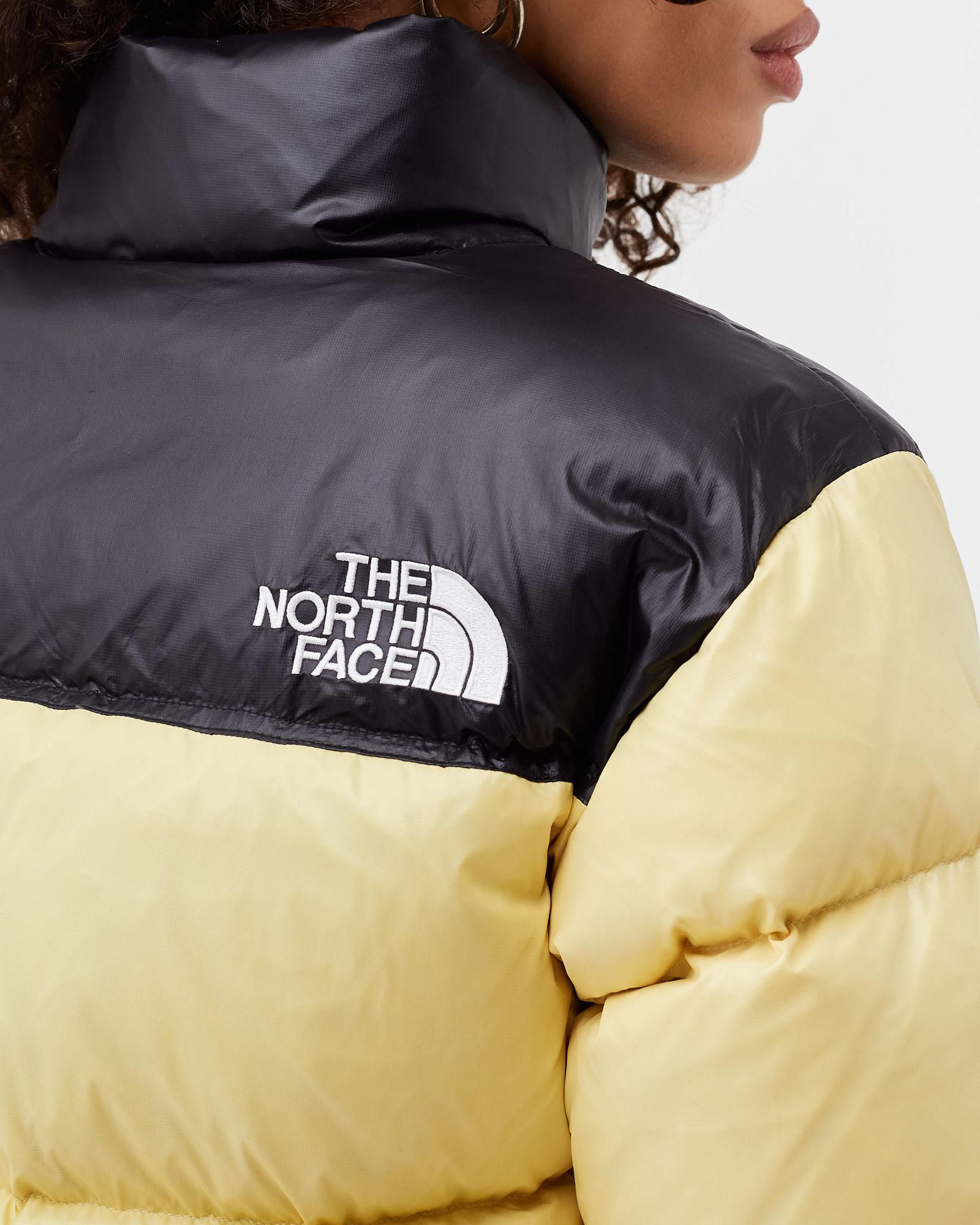 WMNS NUPTSE SHORT JACKET