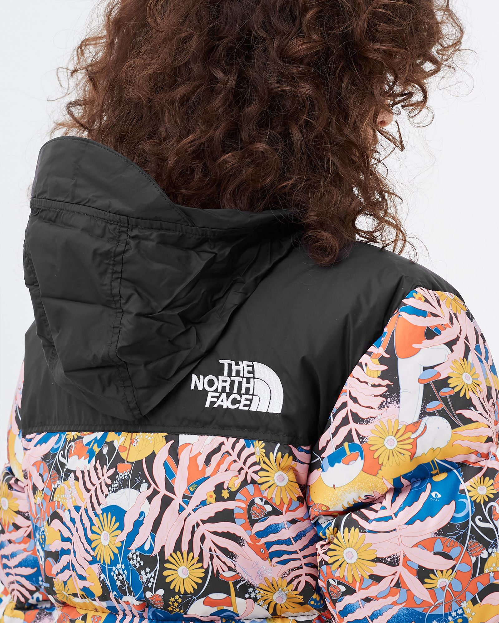 WMNS PRINTED 1996 RETRO NUPTSE JACKET